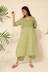 Tiera Green Block Printed Kurta With Kimono Sleeves