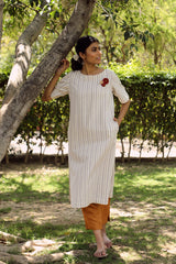 Arka Cotton Off-White Half Sleeved Straight Kurta