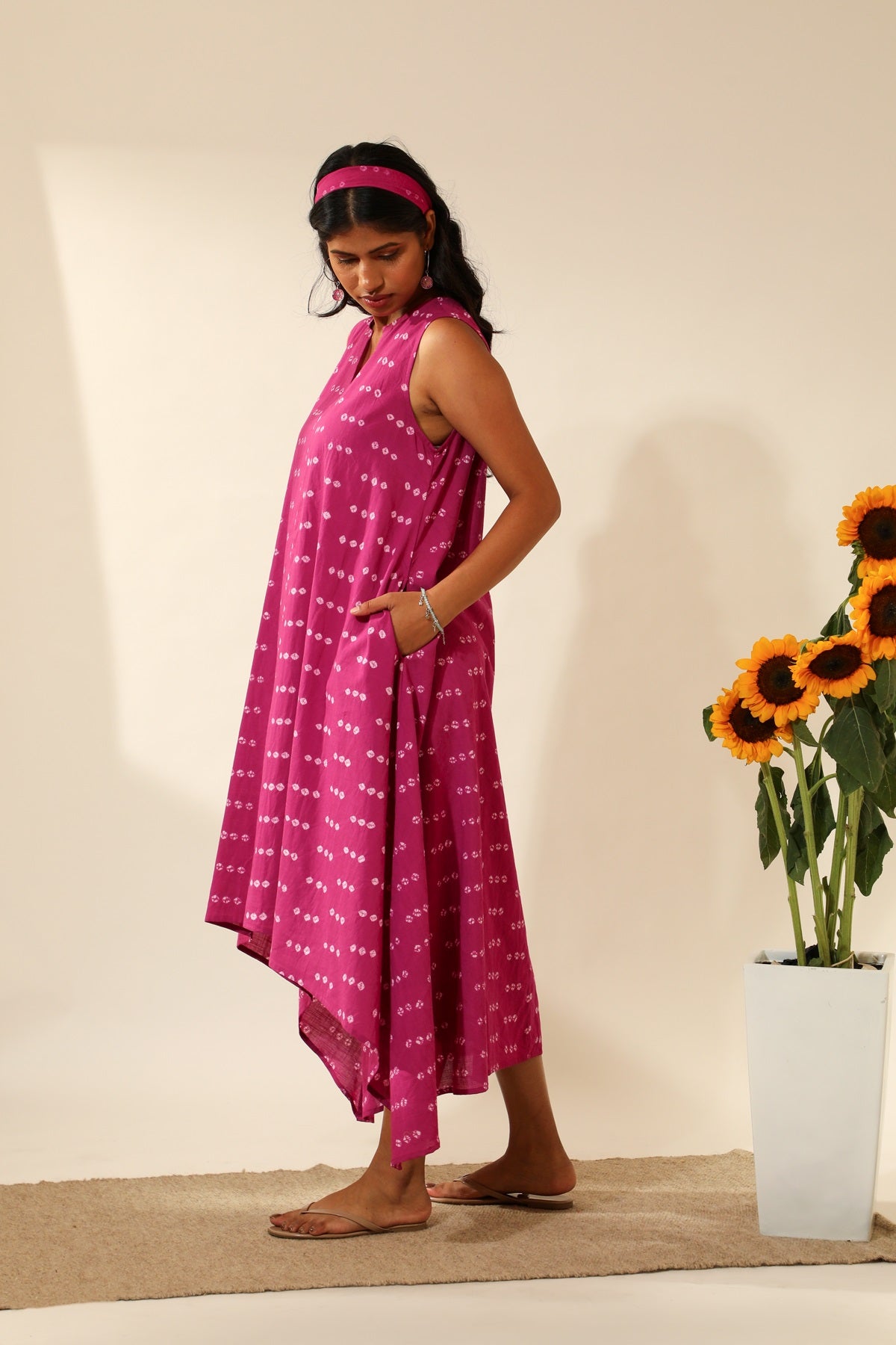 Bandhani Asymmetric Dress In Magenta Pink