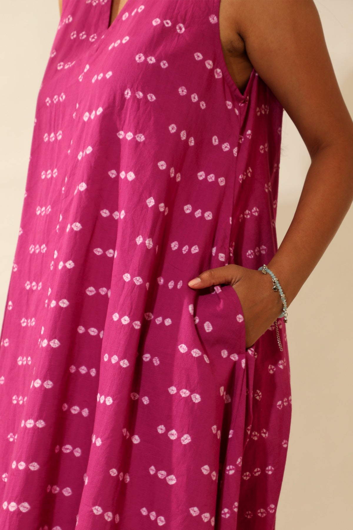 Bandhani Asymmetric Dress In Magenta Pink