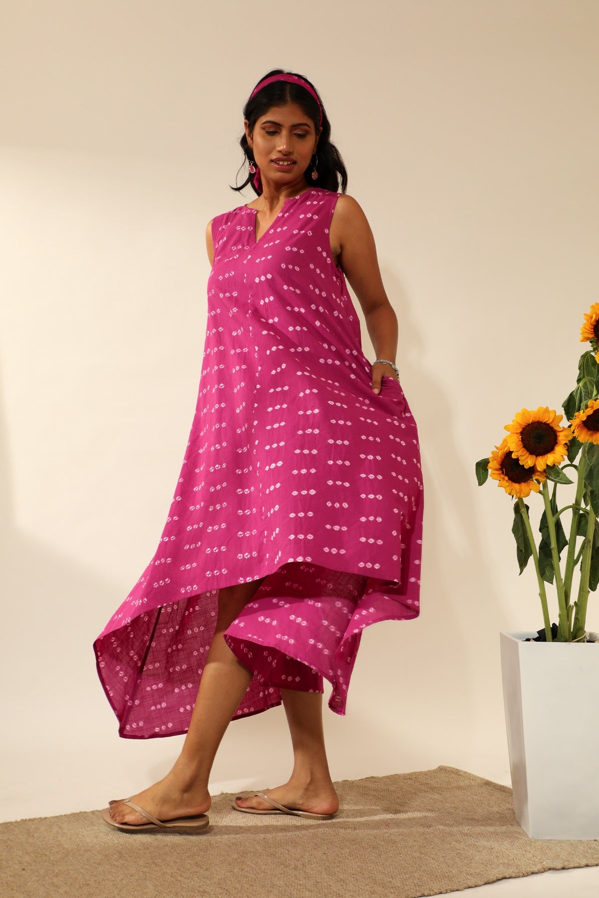 Bandhani Asymmetric Dress In Magenta Pink