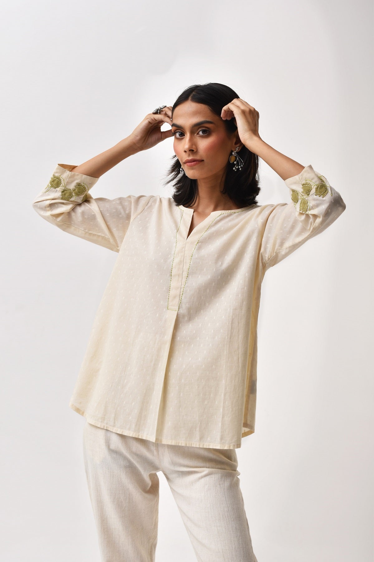 Arrosa Applique 3Q Sleeve Off White Cotton Top