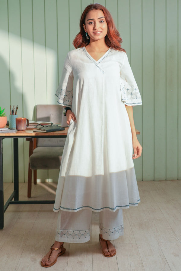 Dhwani White Bell Sleeves Cotton Kurta With Applique