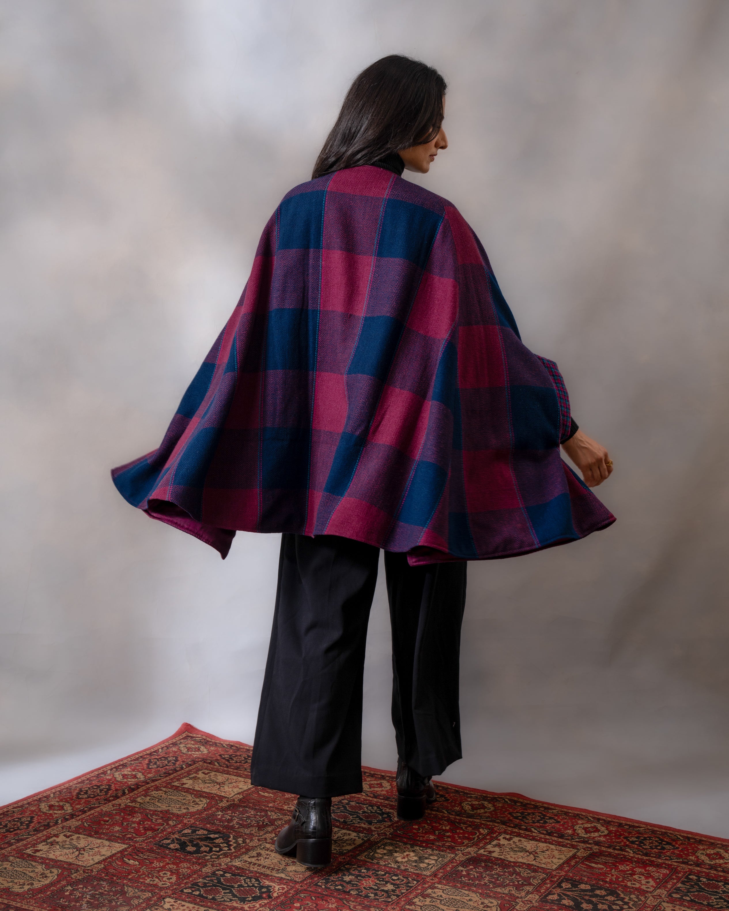 Gurez Color-Blocked Handwoven Woolen Cape