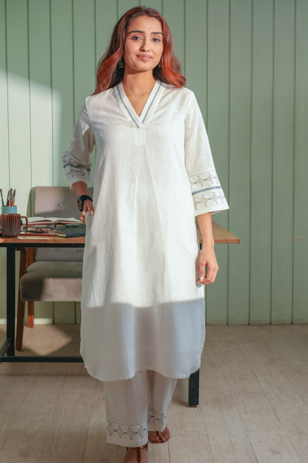 Dhwani White A-Line Cotton Kurta With Applique