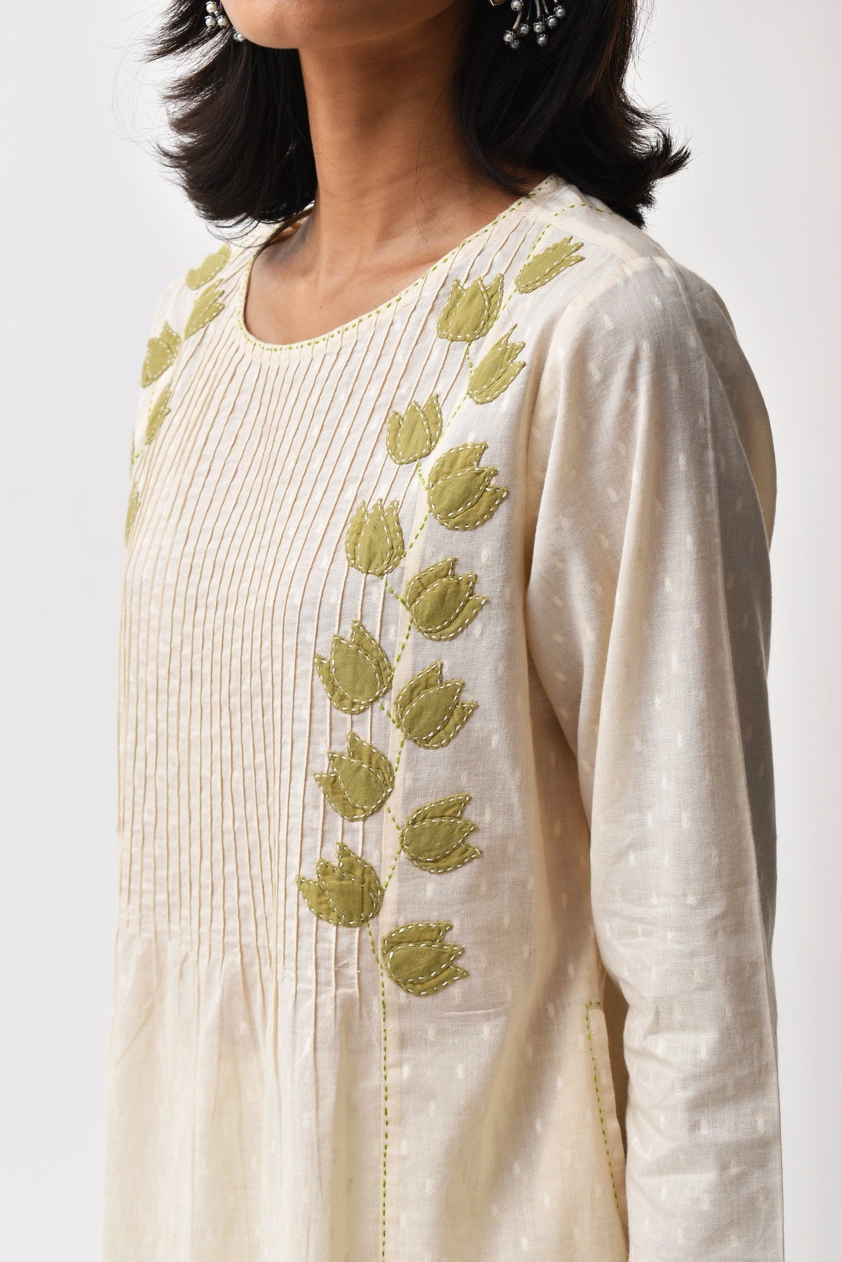 Arrosa Applique Pintucks Off White Cotton Kurta