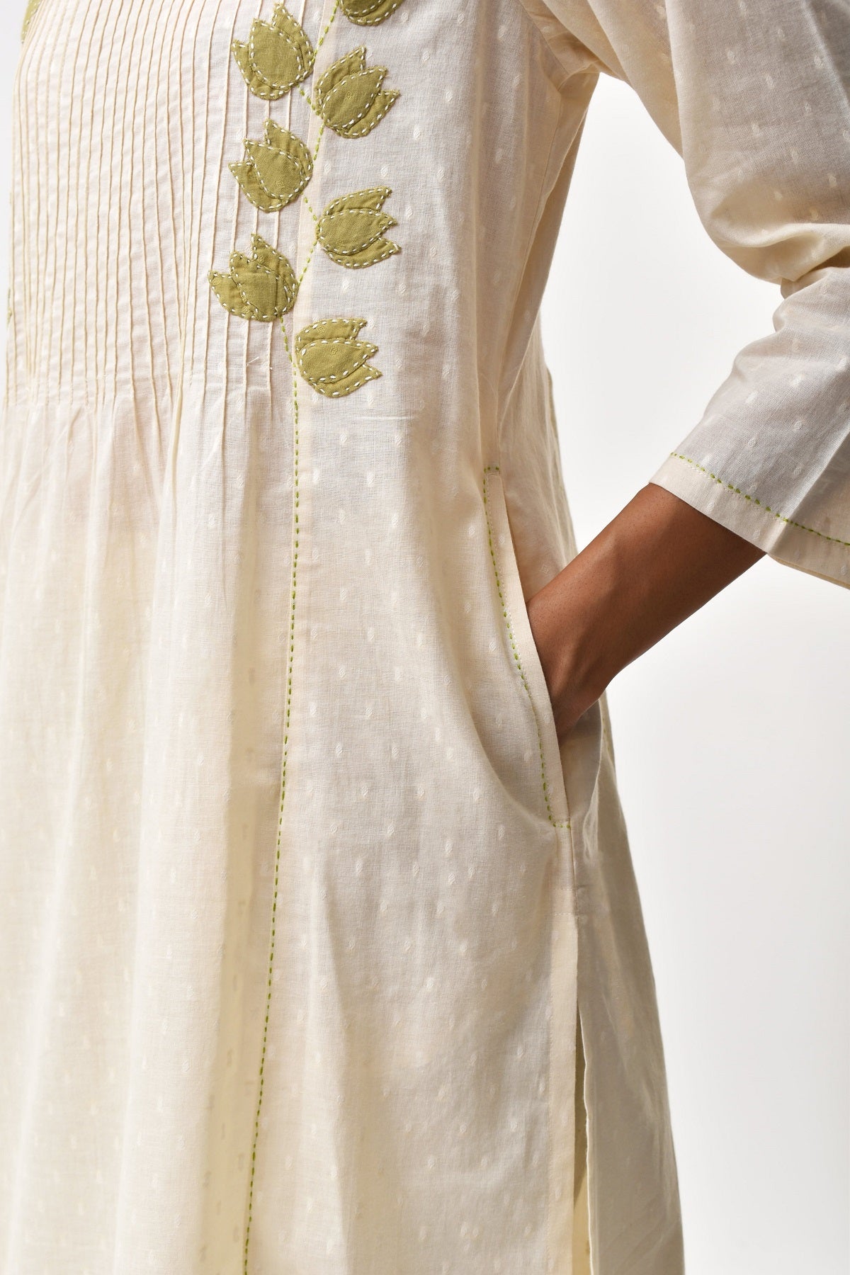 Arrosa Applique Pintucks Off White Cotton Kurta