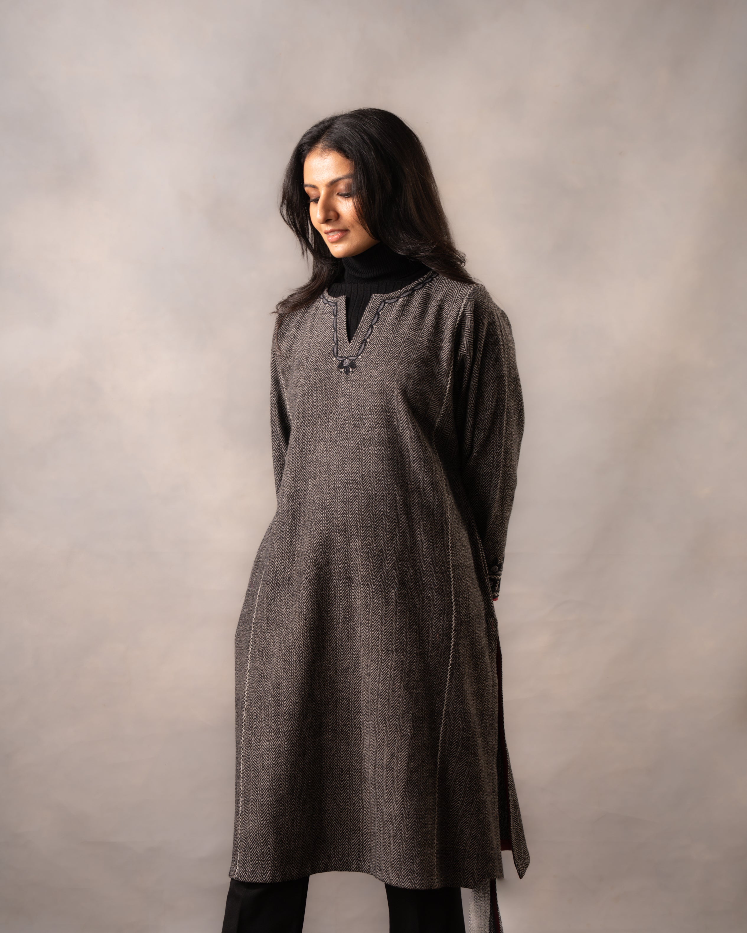 Gurez Shadow Handwoven Woolen Phiran with Pakko Hand Embroidery