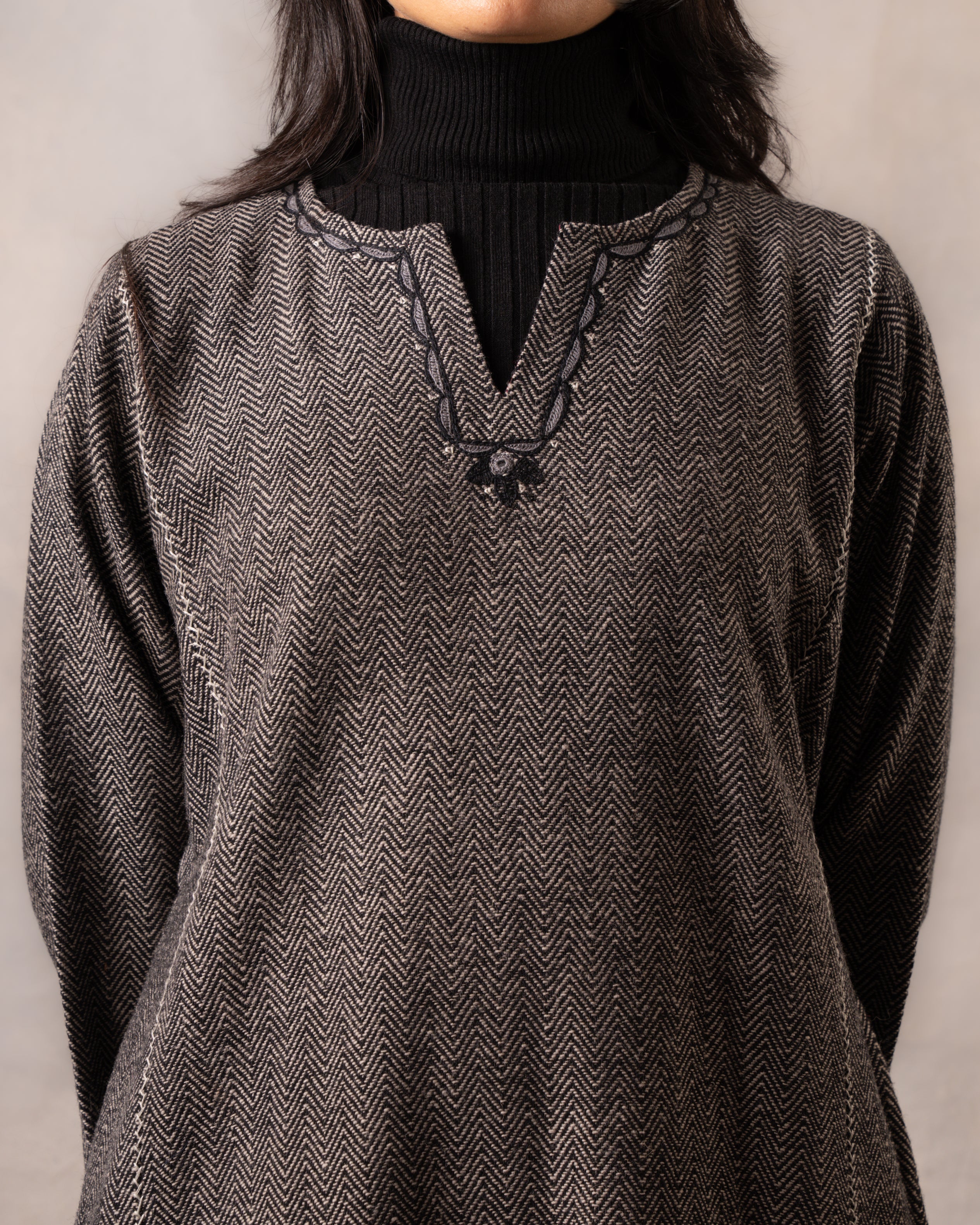 Gurez Shadow Handwoven Woolen Phiran with Pakko Hand Embroidery