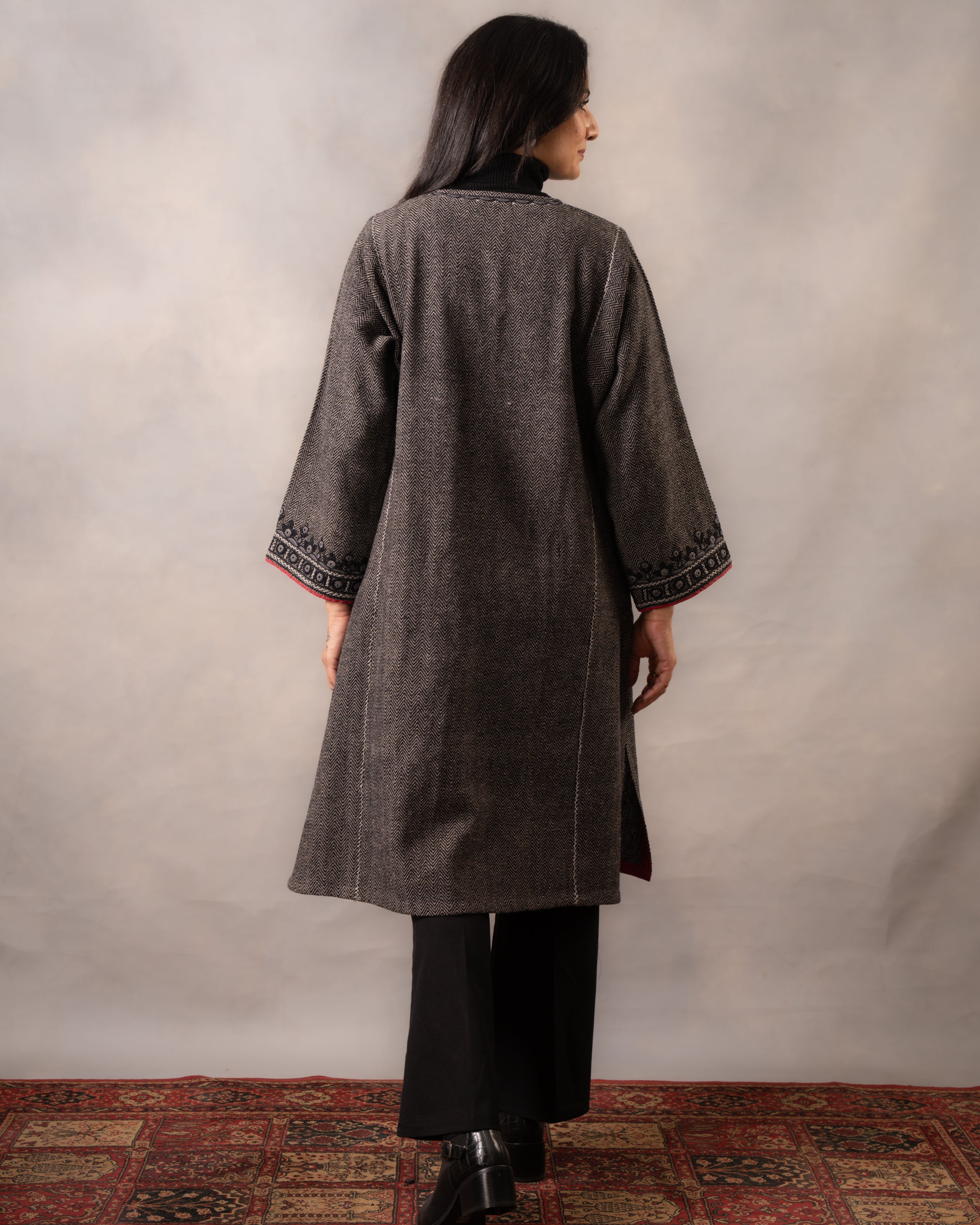 Gurez Shadow Handwoven Woolen Phiran with Pakko Hand Embroidery