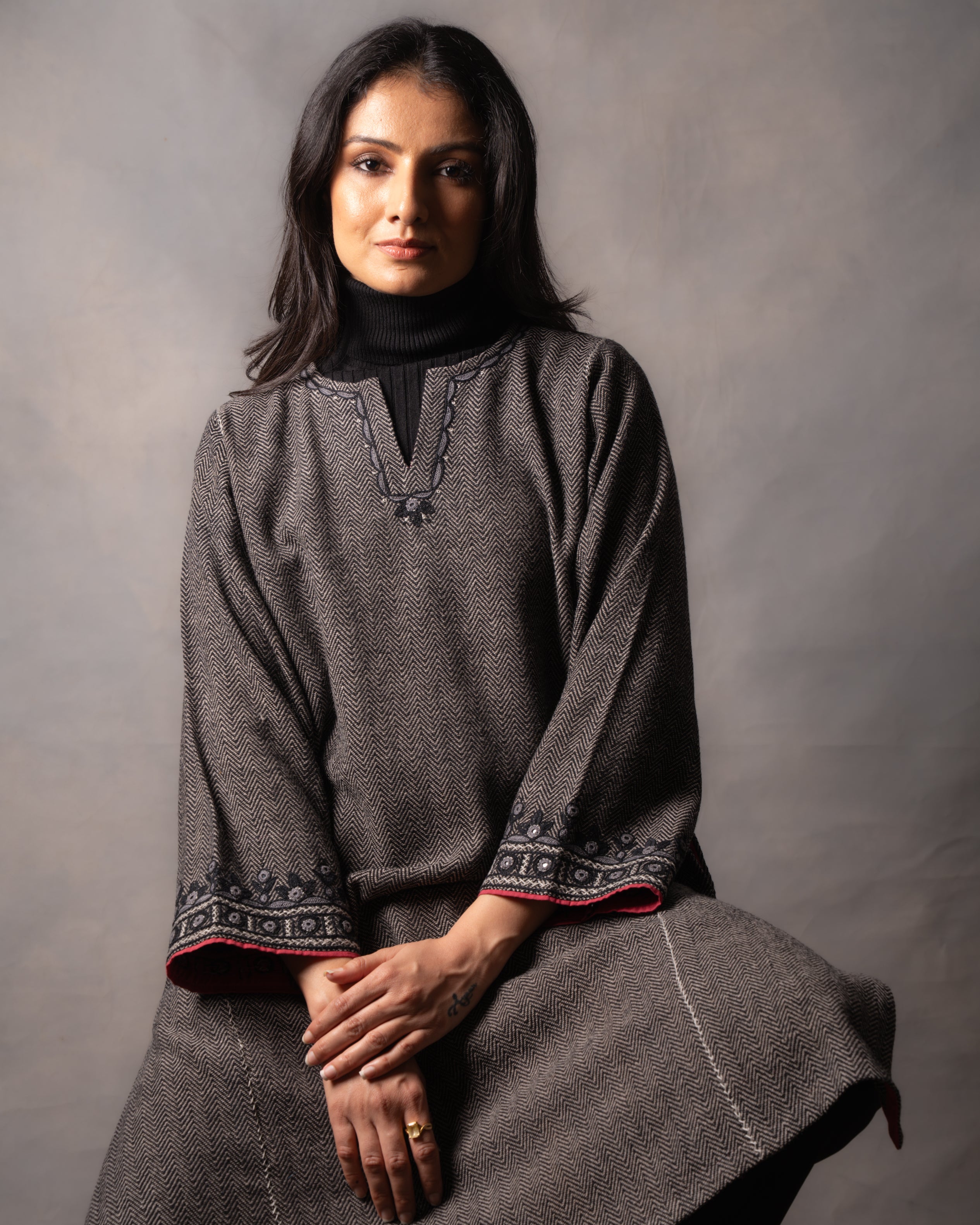 Gurez Shadow Handwoven Woolen Phiran with Pakko Hand Embroidery