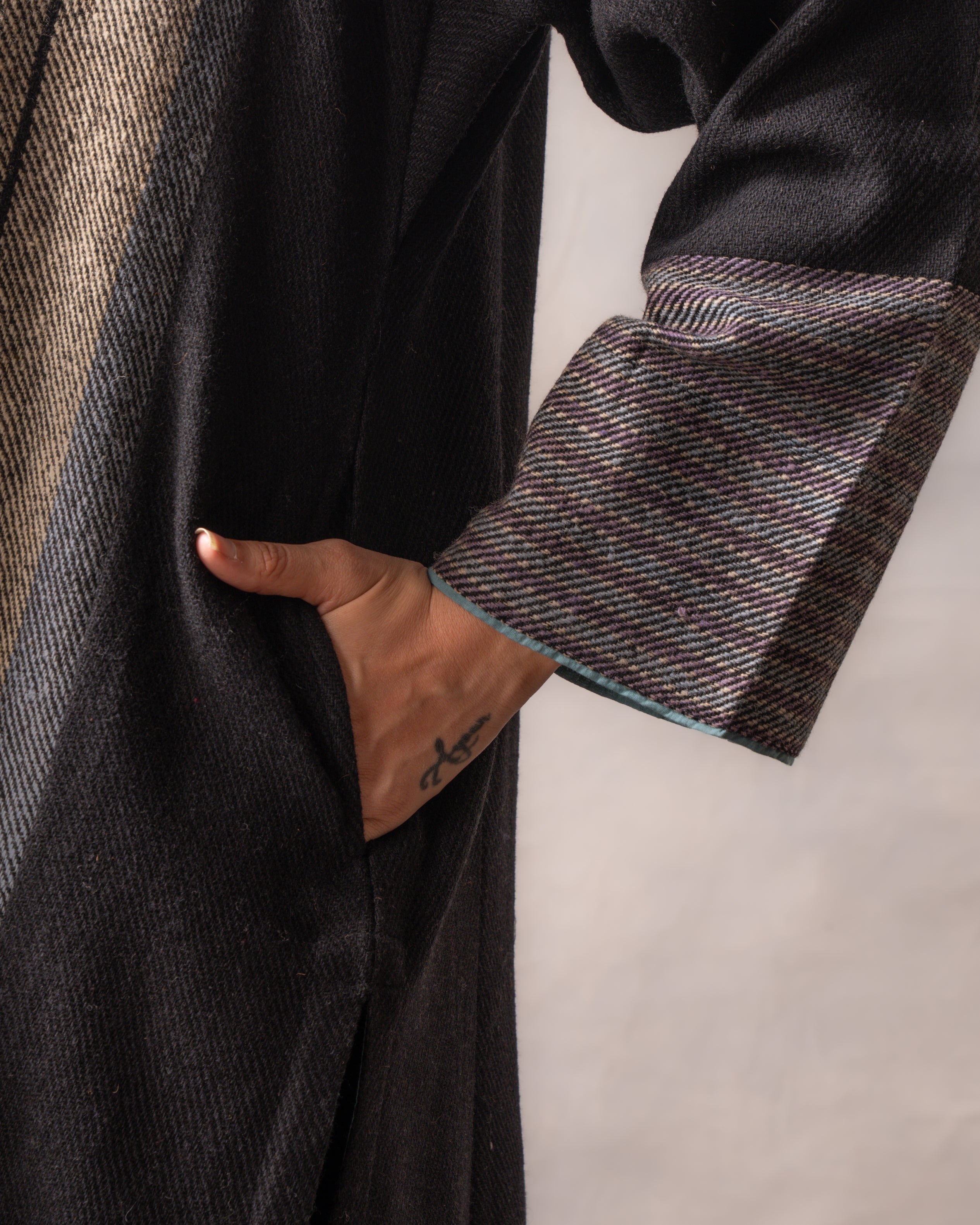 Gurez Charcoal Stripe Handwoven Woolen Phiran