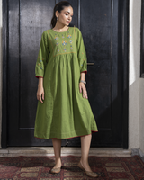 Paheli Green Front-Yoke Cotton Kurta With Pakka Hand Embroidery