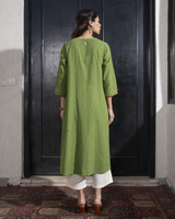 Paheli Green Straight-Fit Cotton Kurta With Pakka Hand Embroidery