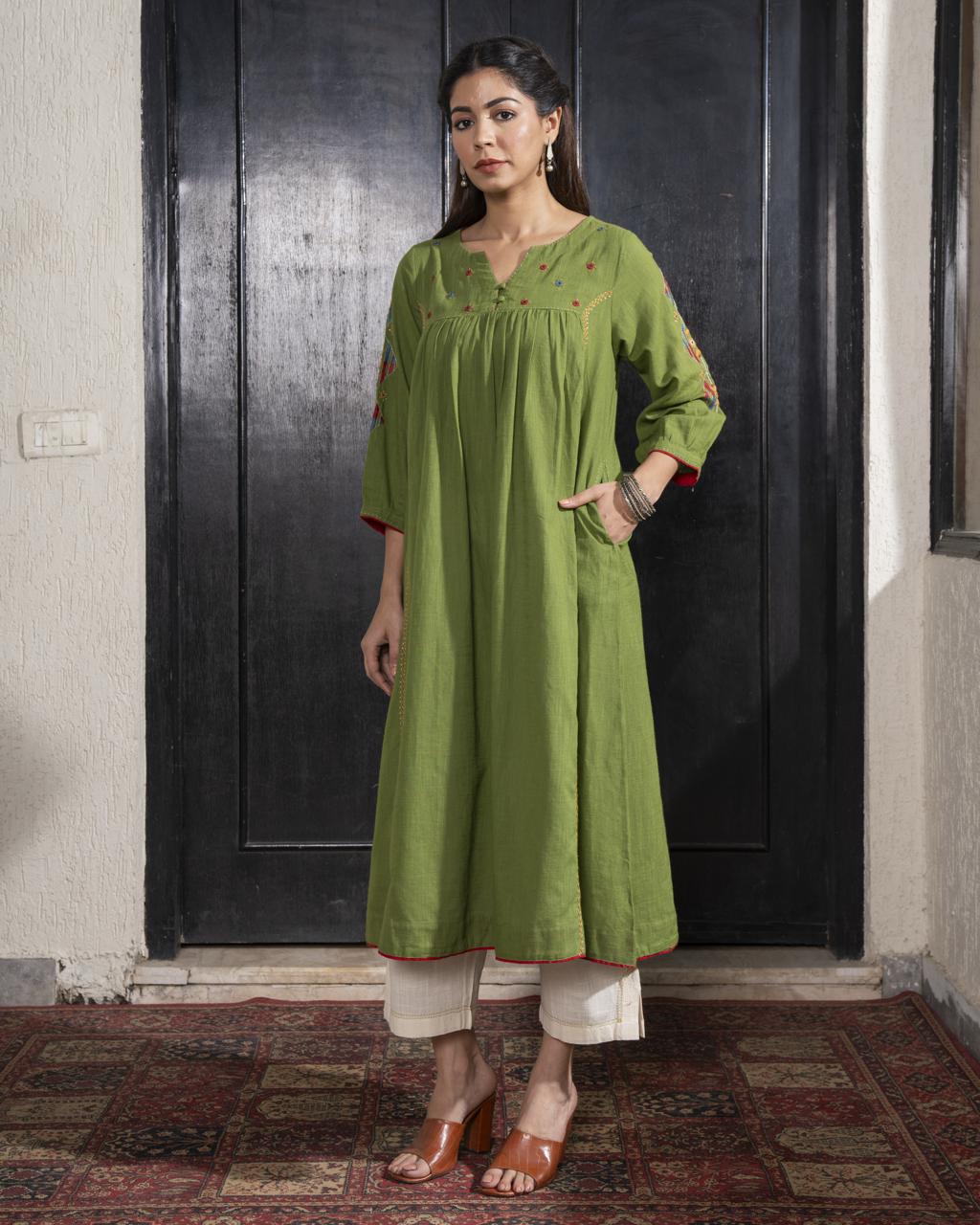 Paheli Green Front-Gather Cotton Kurta With Pakka Hand Embroidery