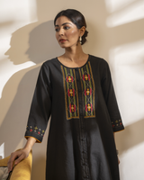 Paheli Black Straight-Fit Cotton Kurta With Pakka Hand Embroidery