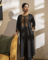 Paheli Black Straight-Fit Cotton Kurta With Pakka Hand Embroidery