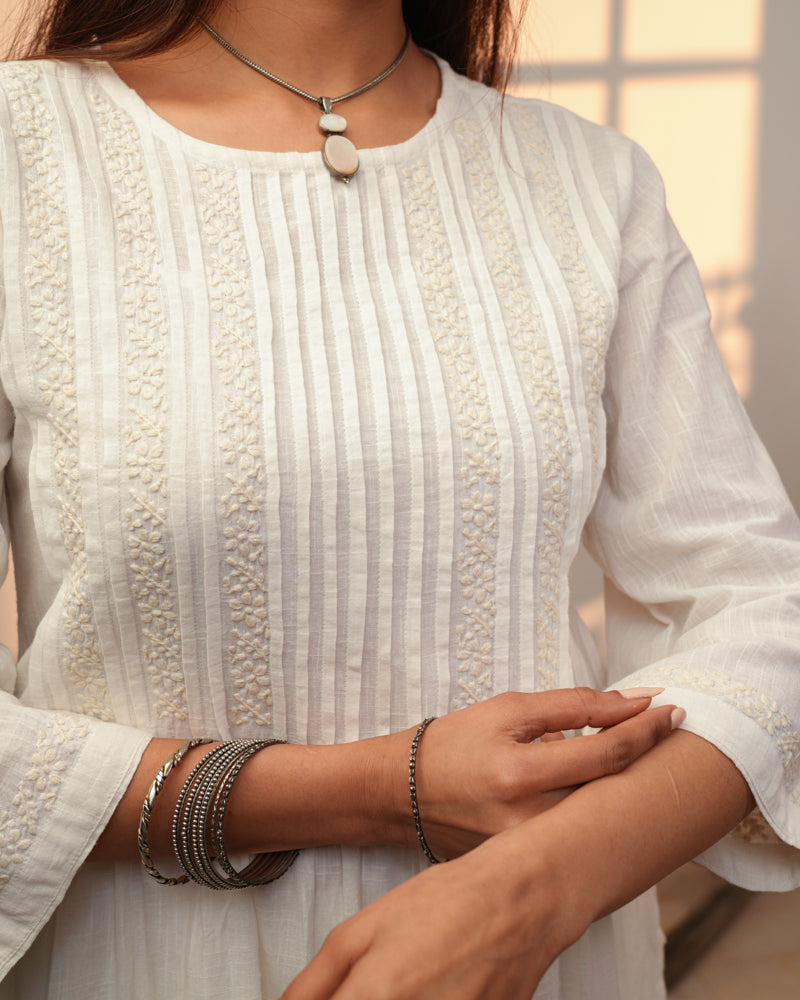 Ishanvi White Pintuck Cotton Kurta With Chikankari Hand Embroidery