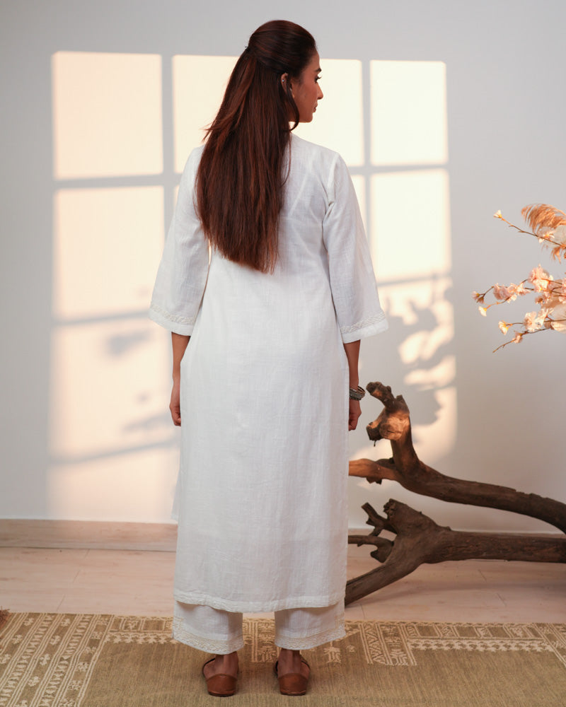 Ishanvi White Pintuck Cotton Kurta With Chikankari Hand Embroidery