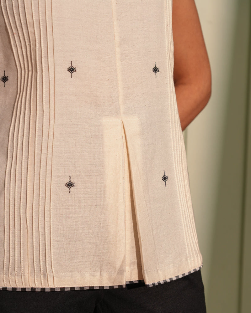 Dhwani White Regular-Fit Handwoven Cotton Top