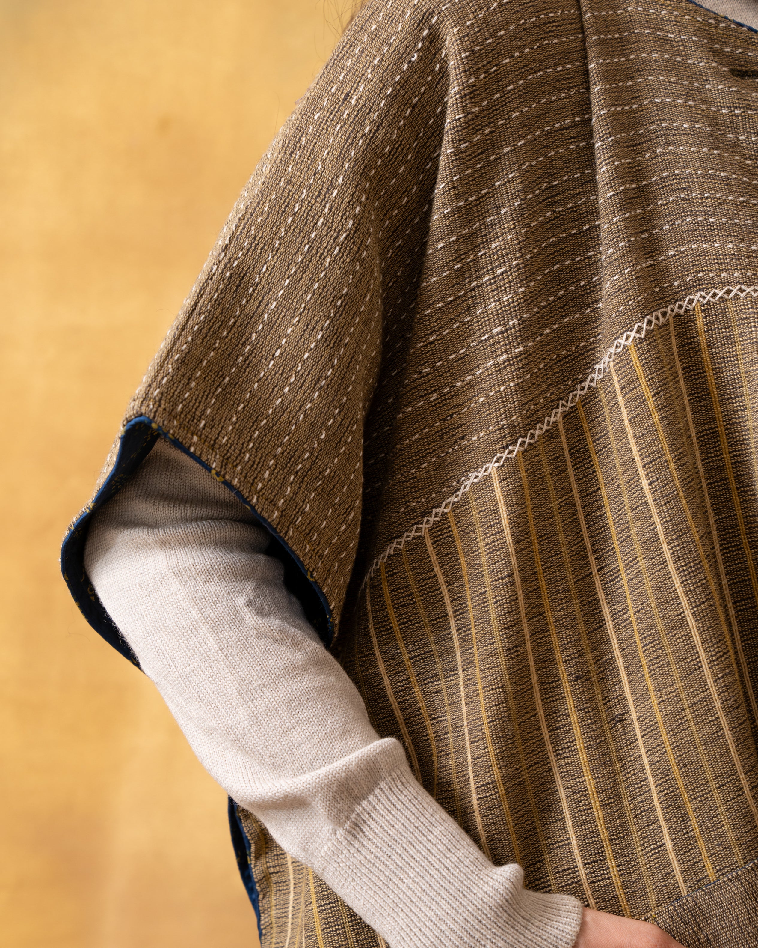 Dhaani Charcoal Green Handwoven Naturally Dyed Woolen Cape