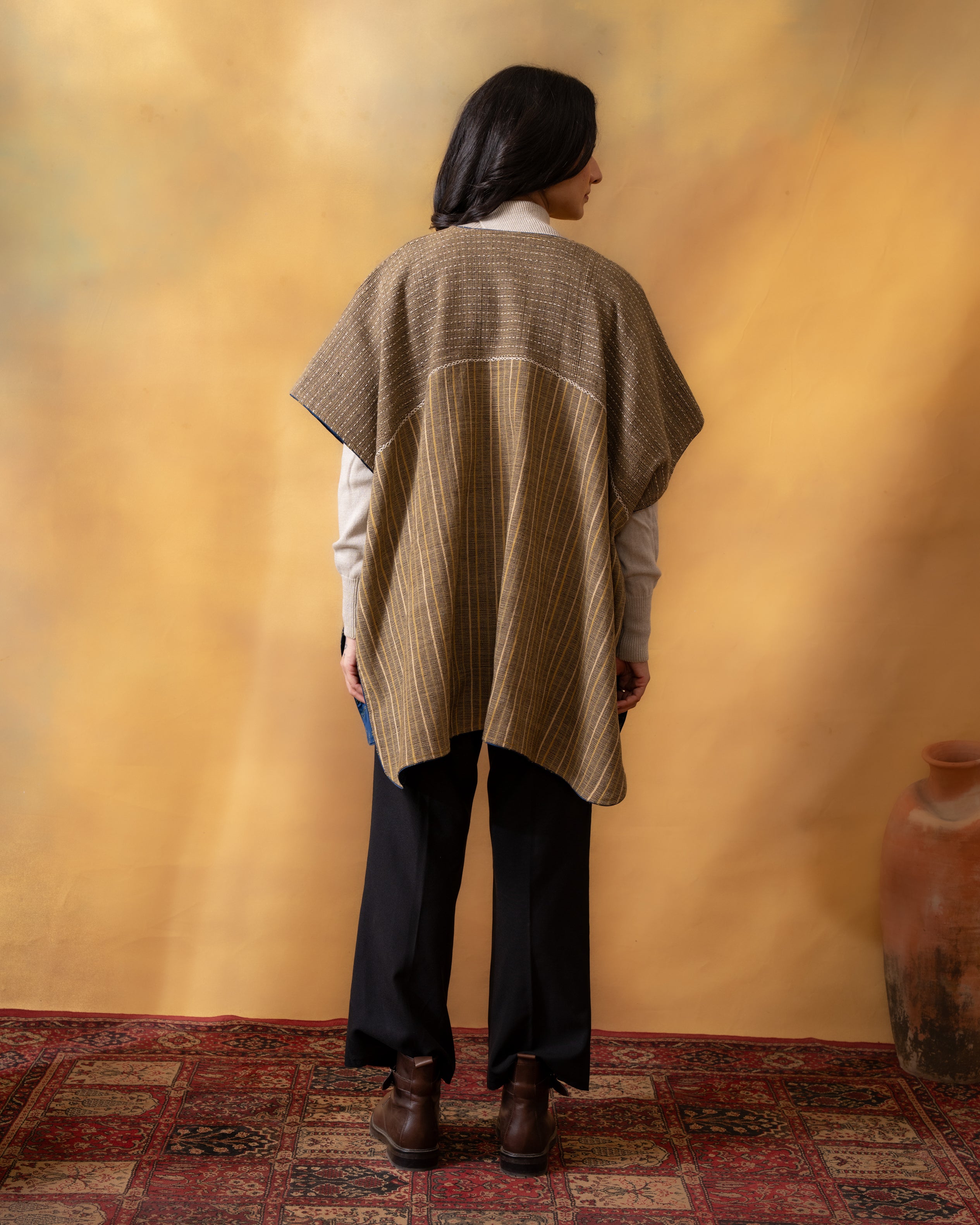 Dhaani Charcoal Green Handwoven Naturally Dyed Woolen Cape