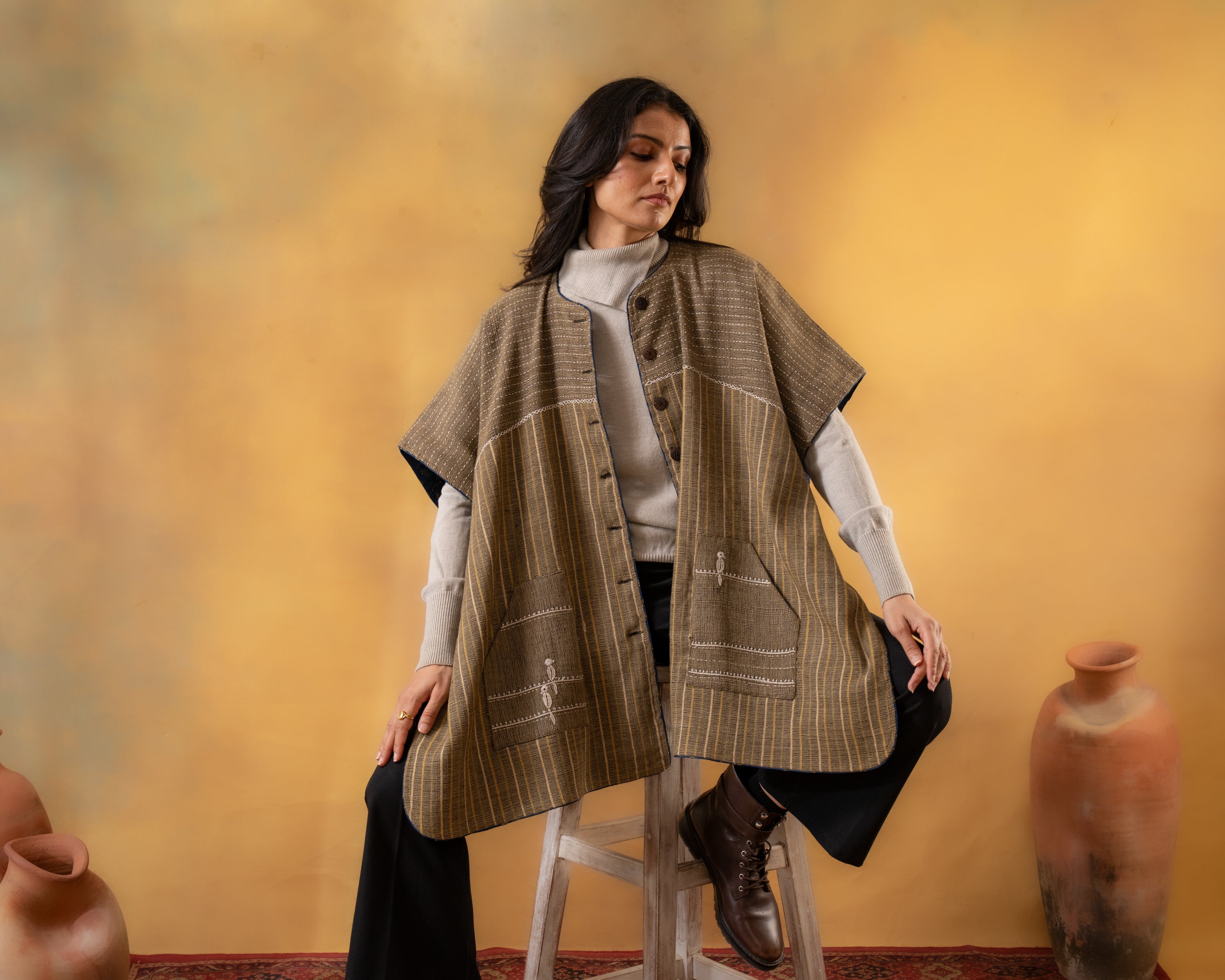 Dhaani Charcoal Green Handwoven Naturally Dyed Woolen Cape
