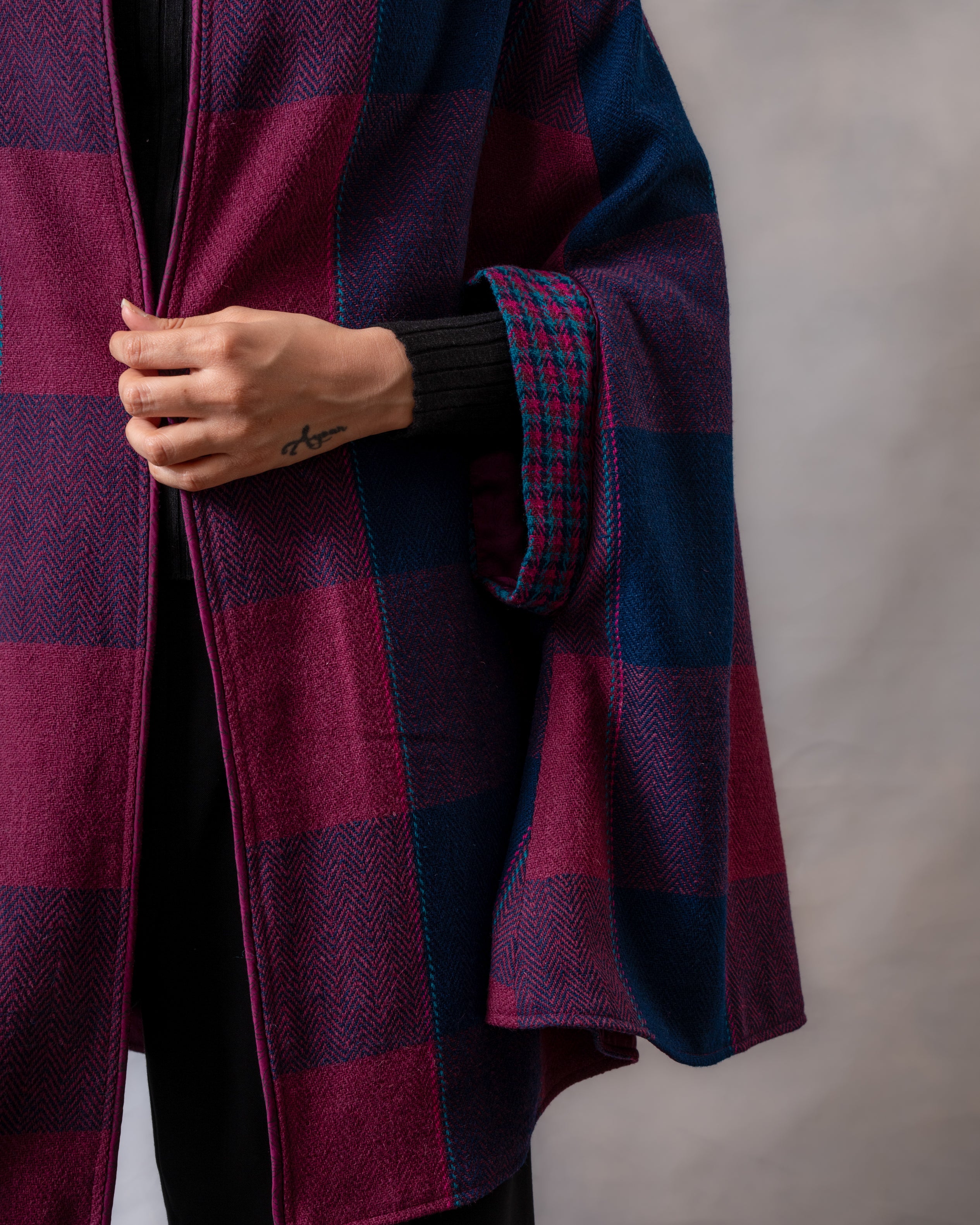 Gurez Color-Blocked Handwoven Woolen Cape