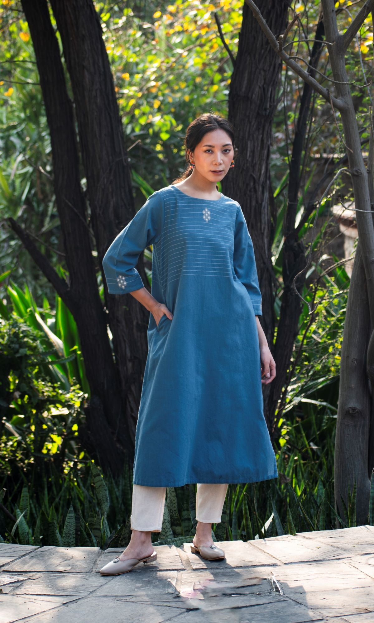 Akriti Blue Handwoven Extra-Weft Round Neck Kurta