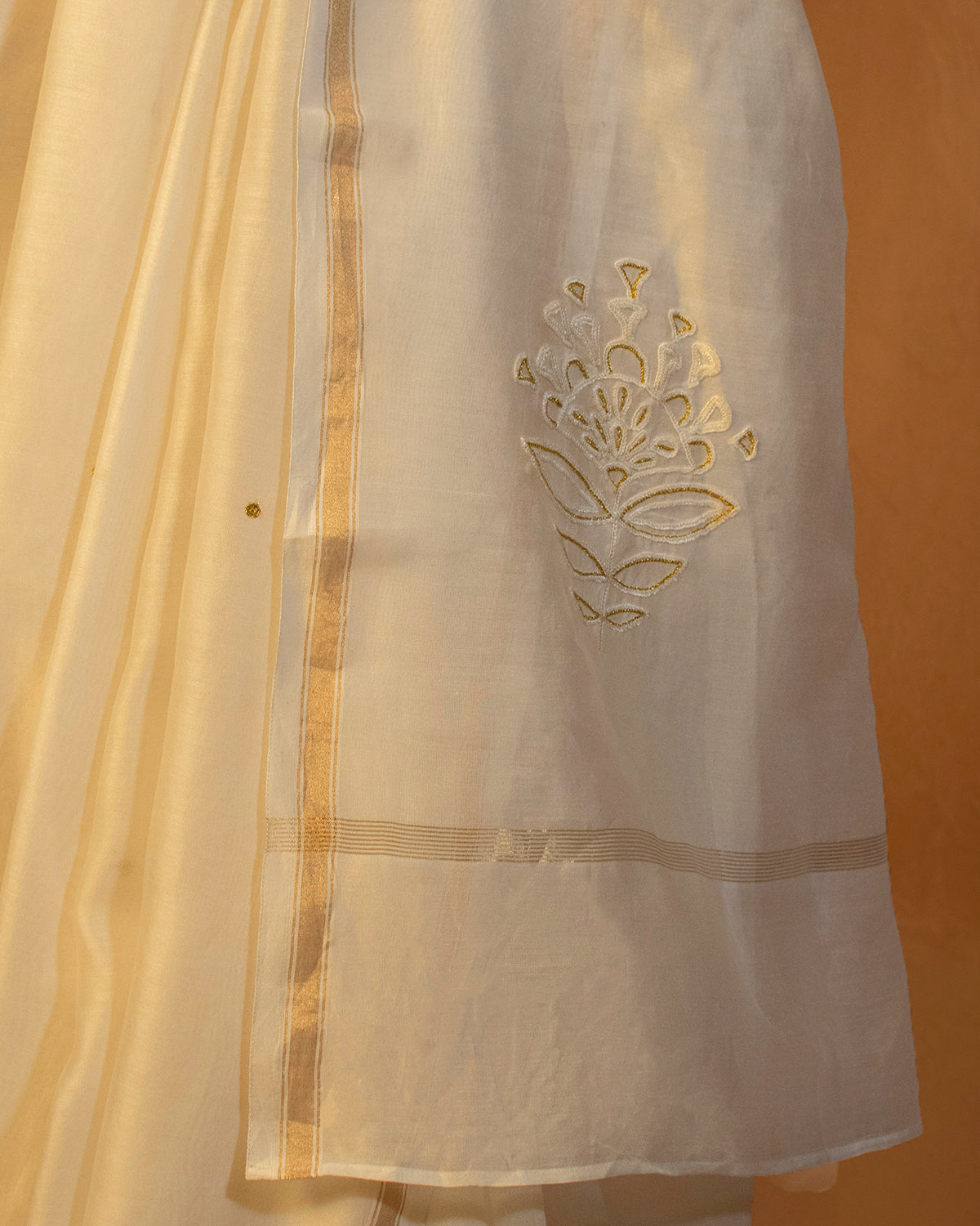 Saba Off-White Crewel Embroidered Clover Leaf Flower Saree