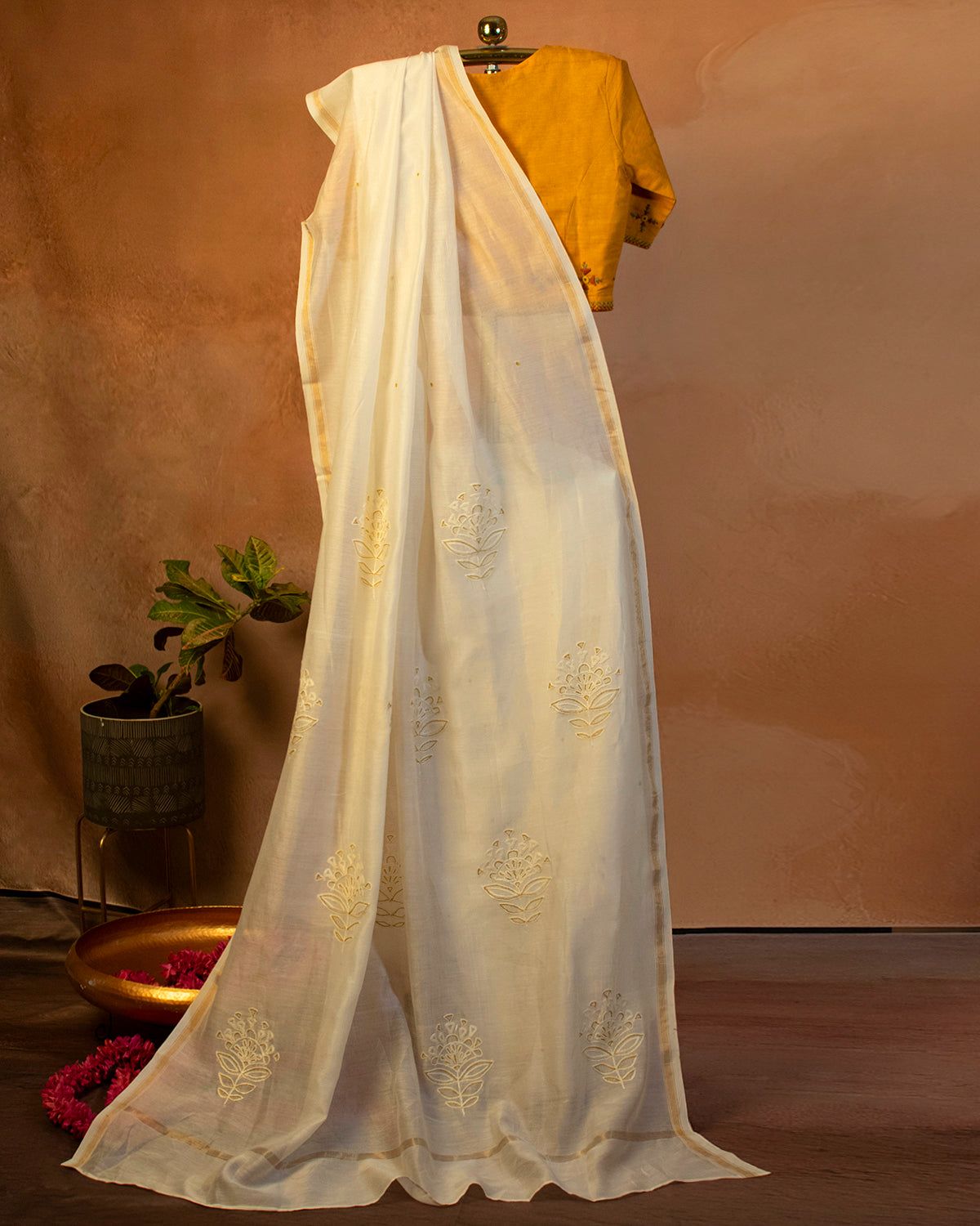 Saba Off-White Crewel Embroidered Clover Leaf Flower Saree