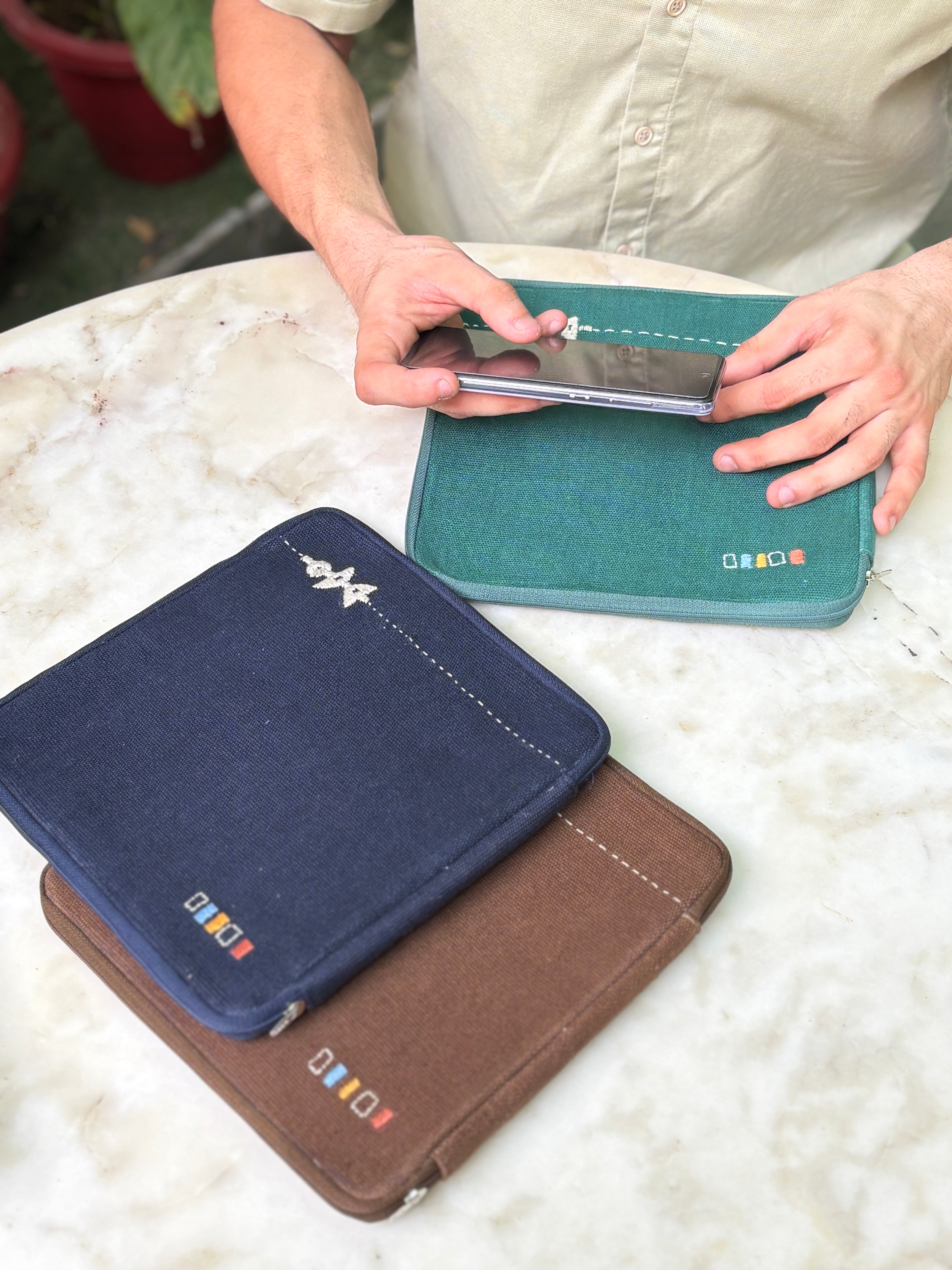 Nivara Gadget Bag - Blue