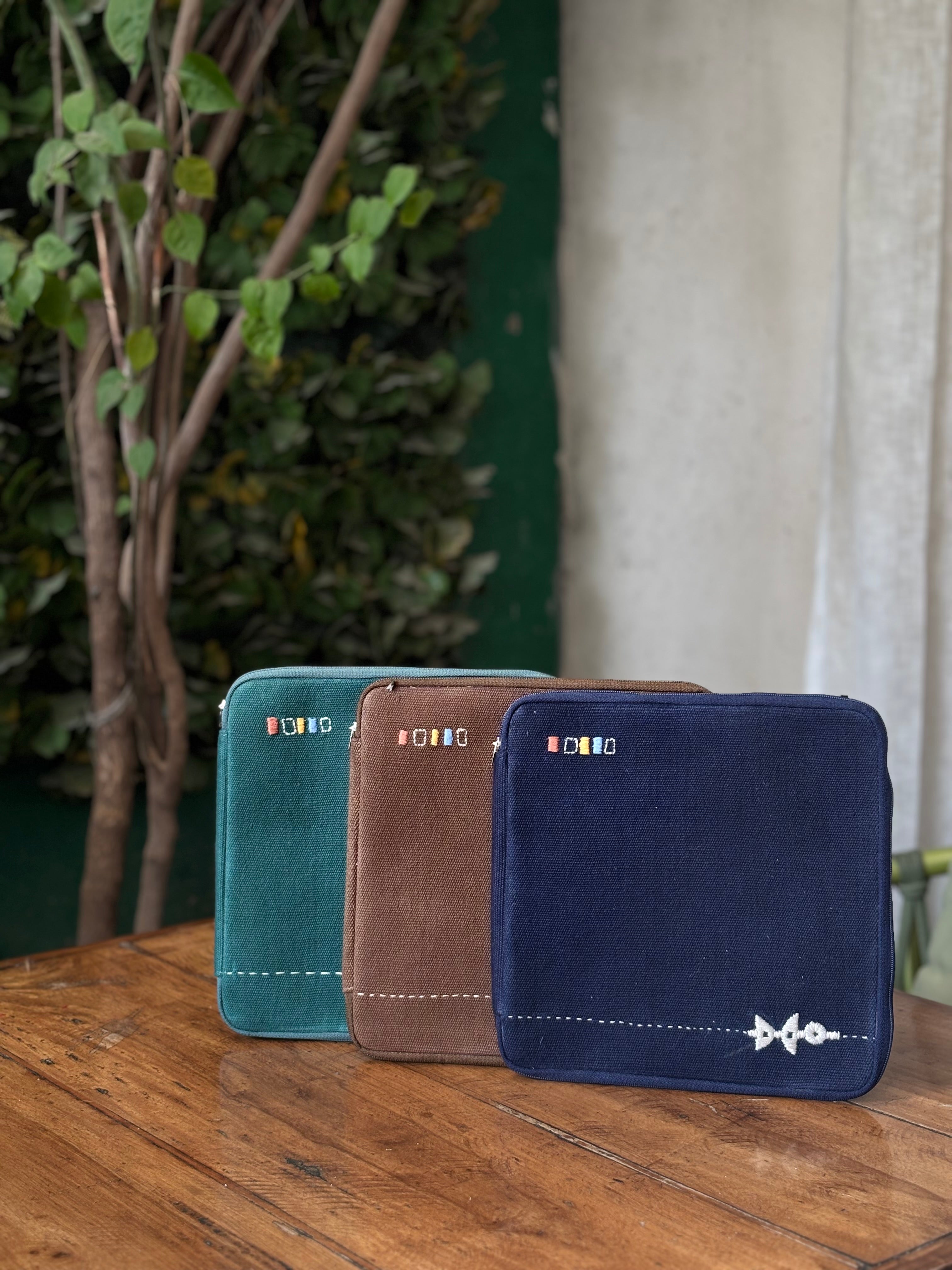 Nivara Gadget Bag - Brown