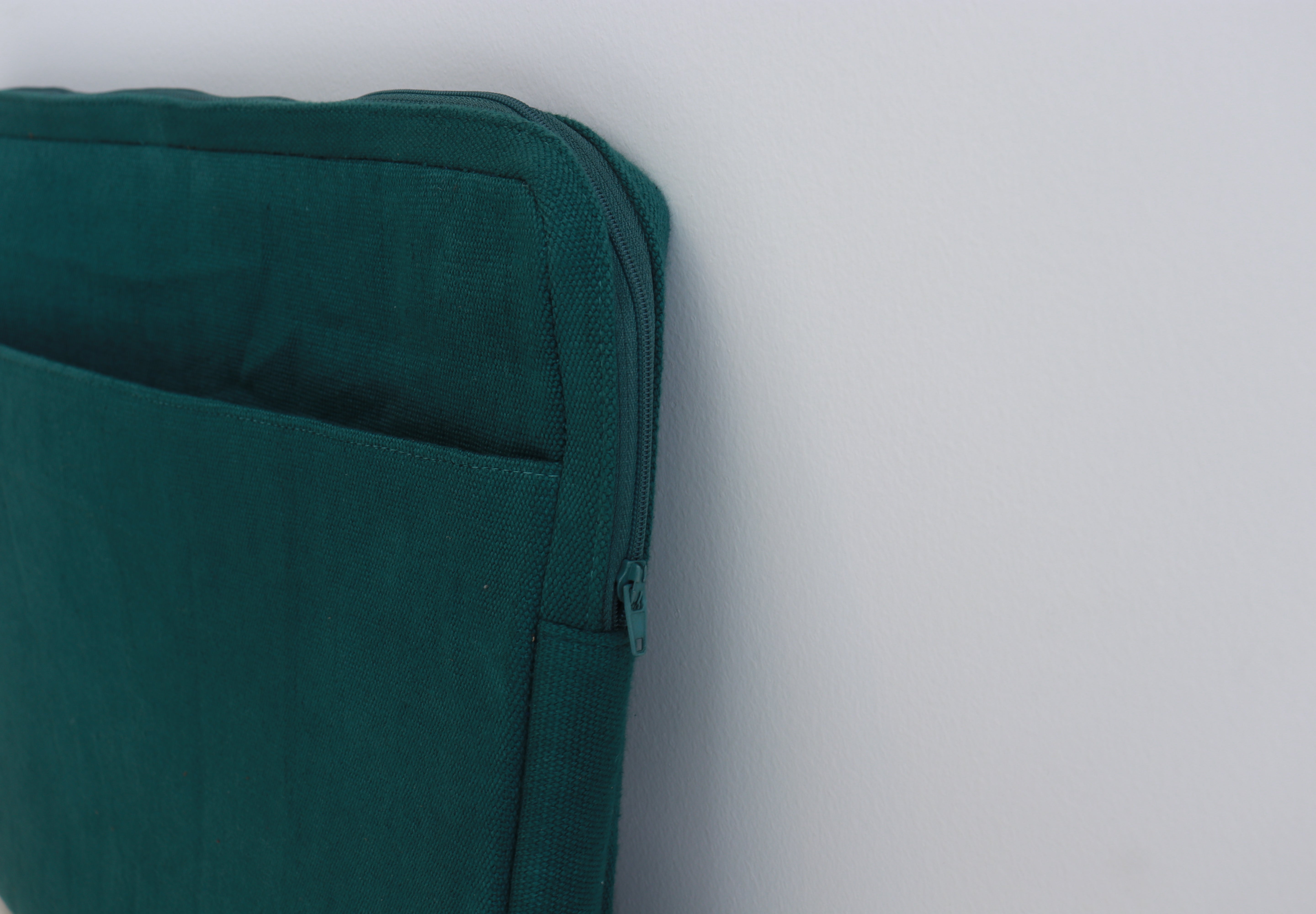 Nivara Laptop Sleeve - Dark Green