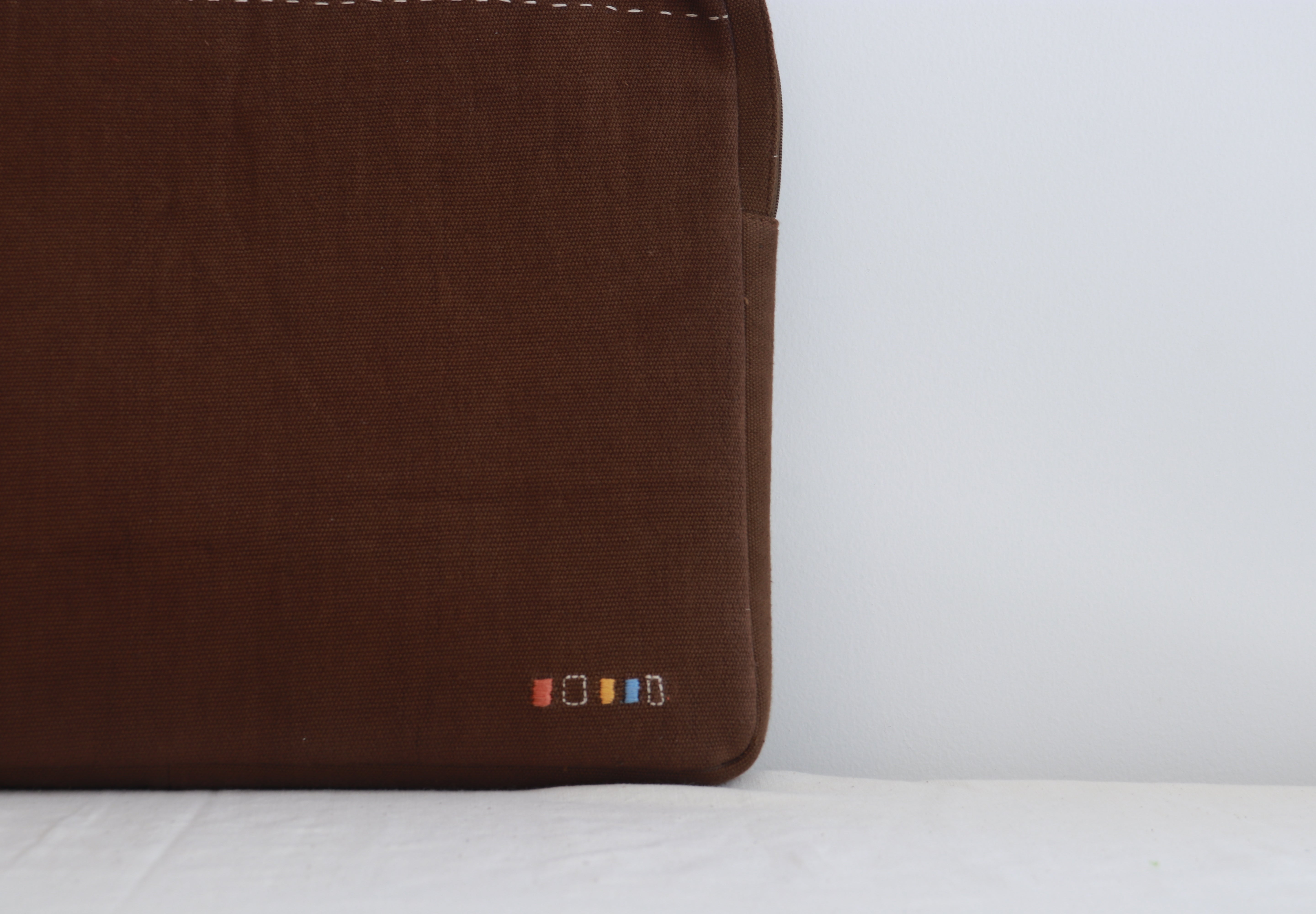 Nivara Laptop Sleeve - Brown