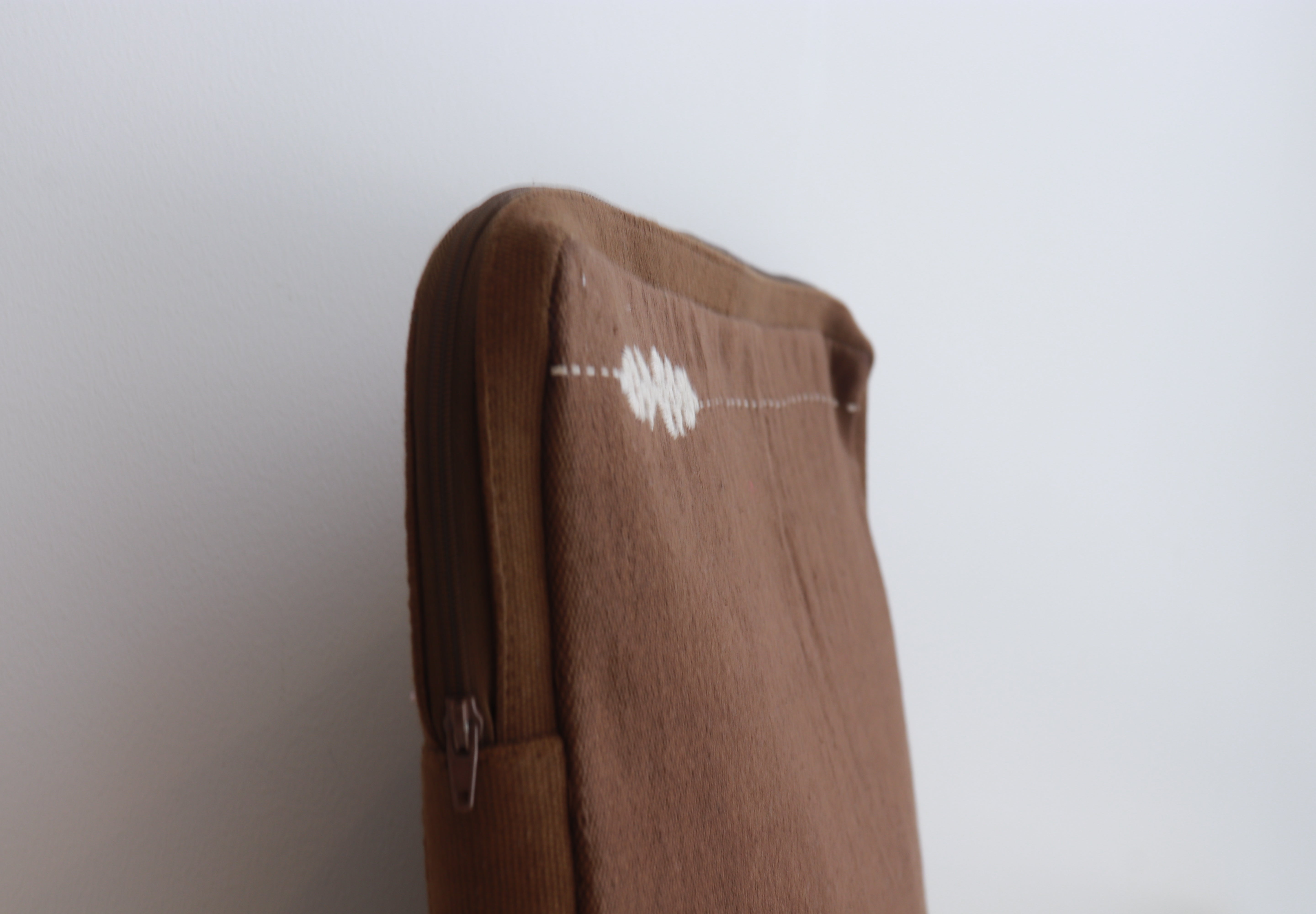 Nivara Laptop Sleeve - Brown