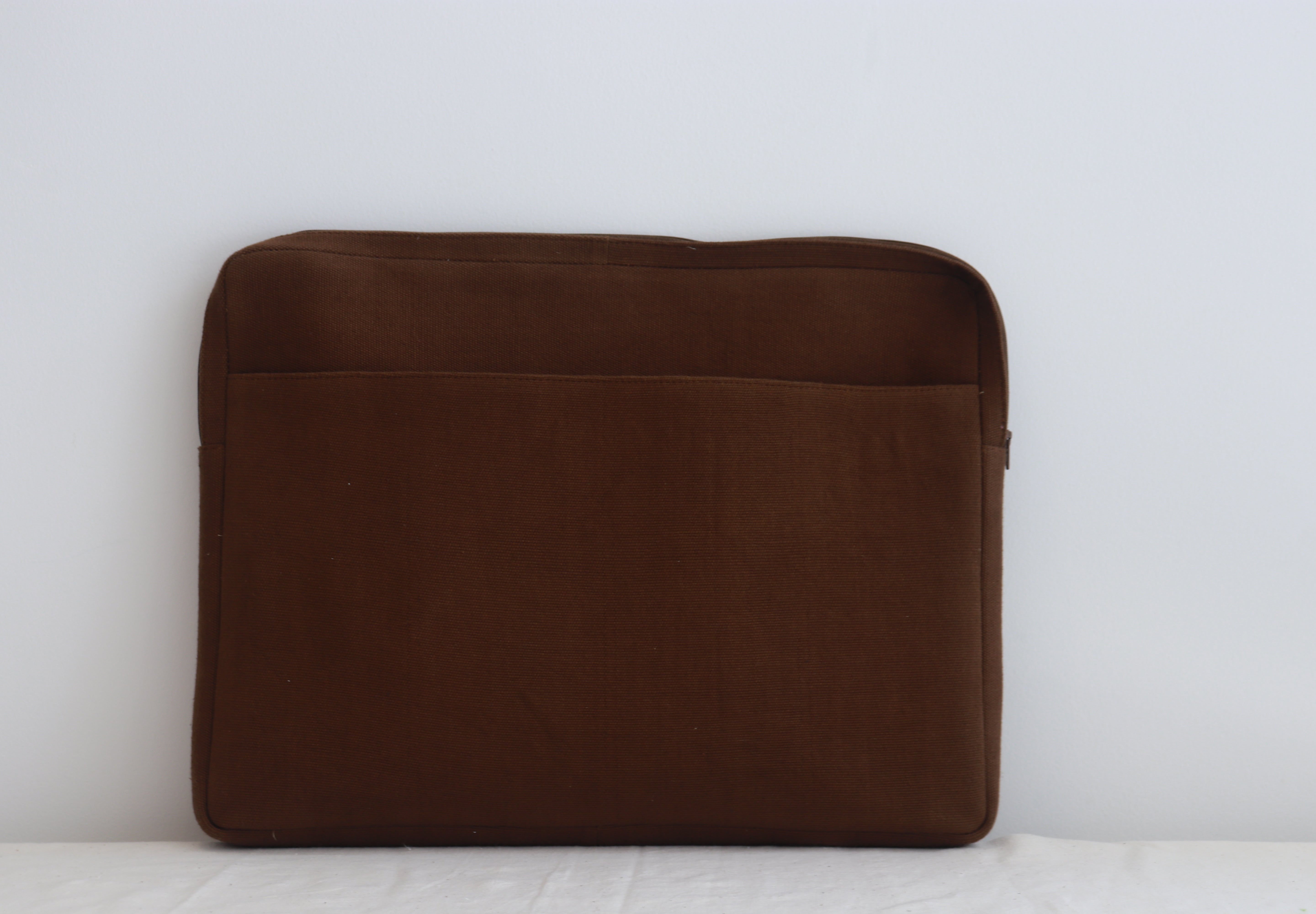 Nivara Laptop Sleeve - Brown