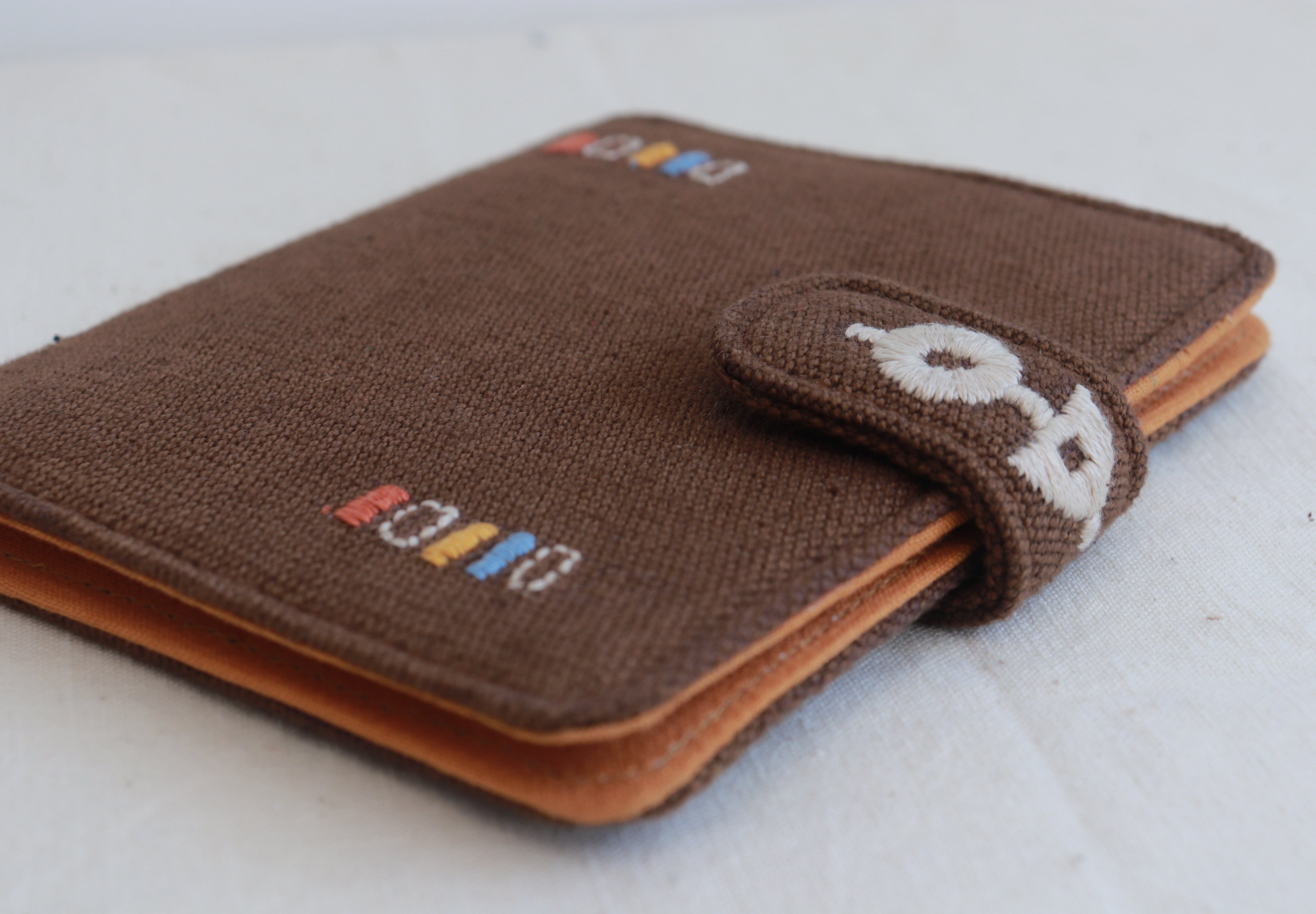 Nivara Passport Holder - Brown