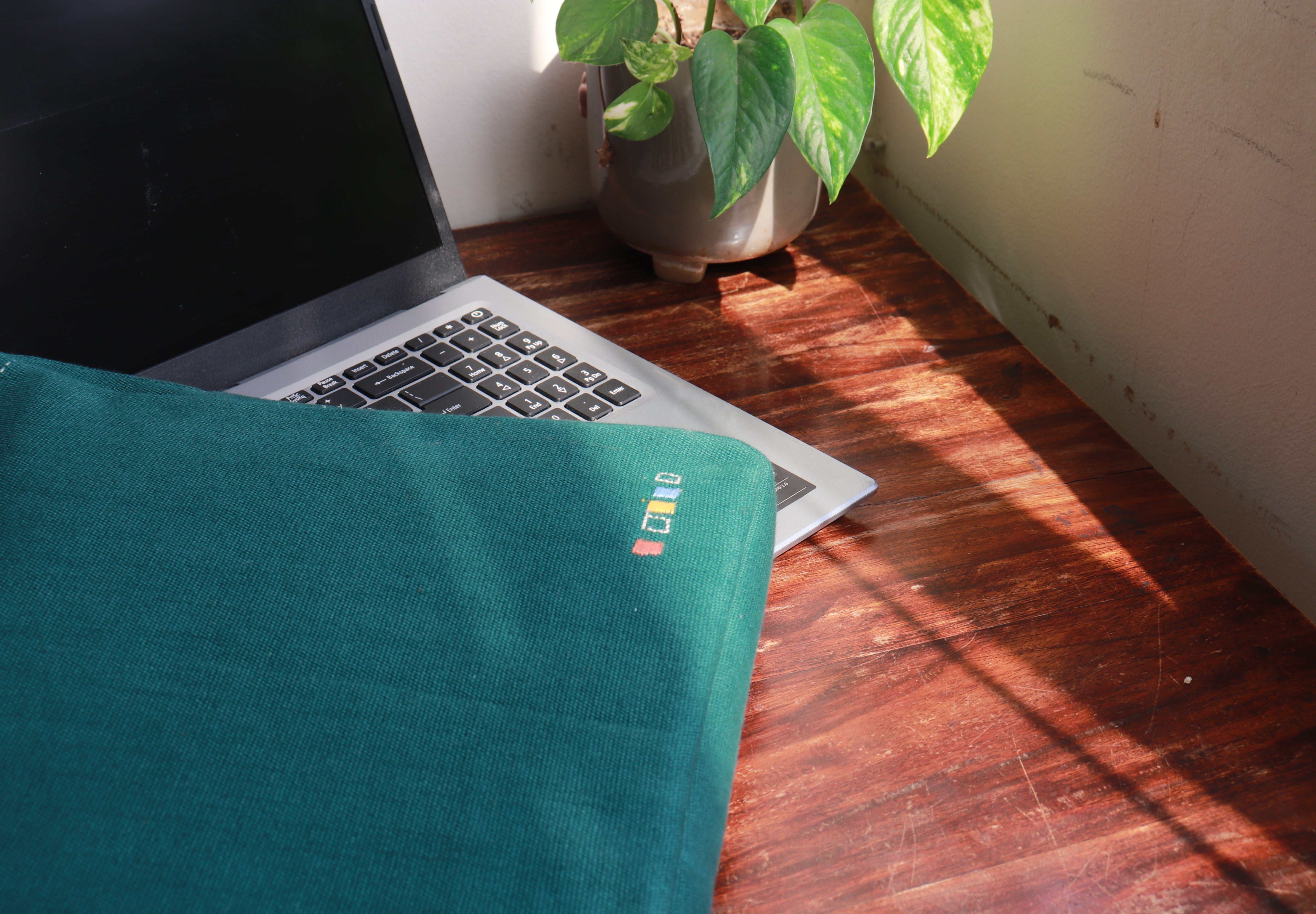 Nivara Laptop Sleeve - Dark Green