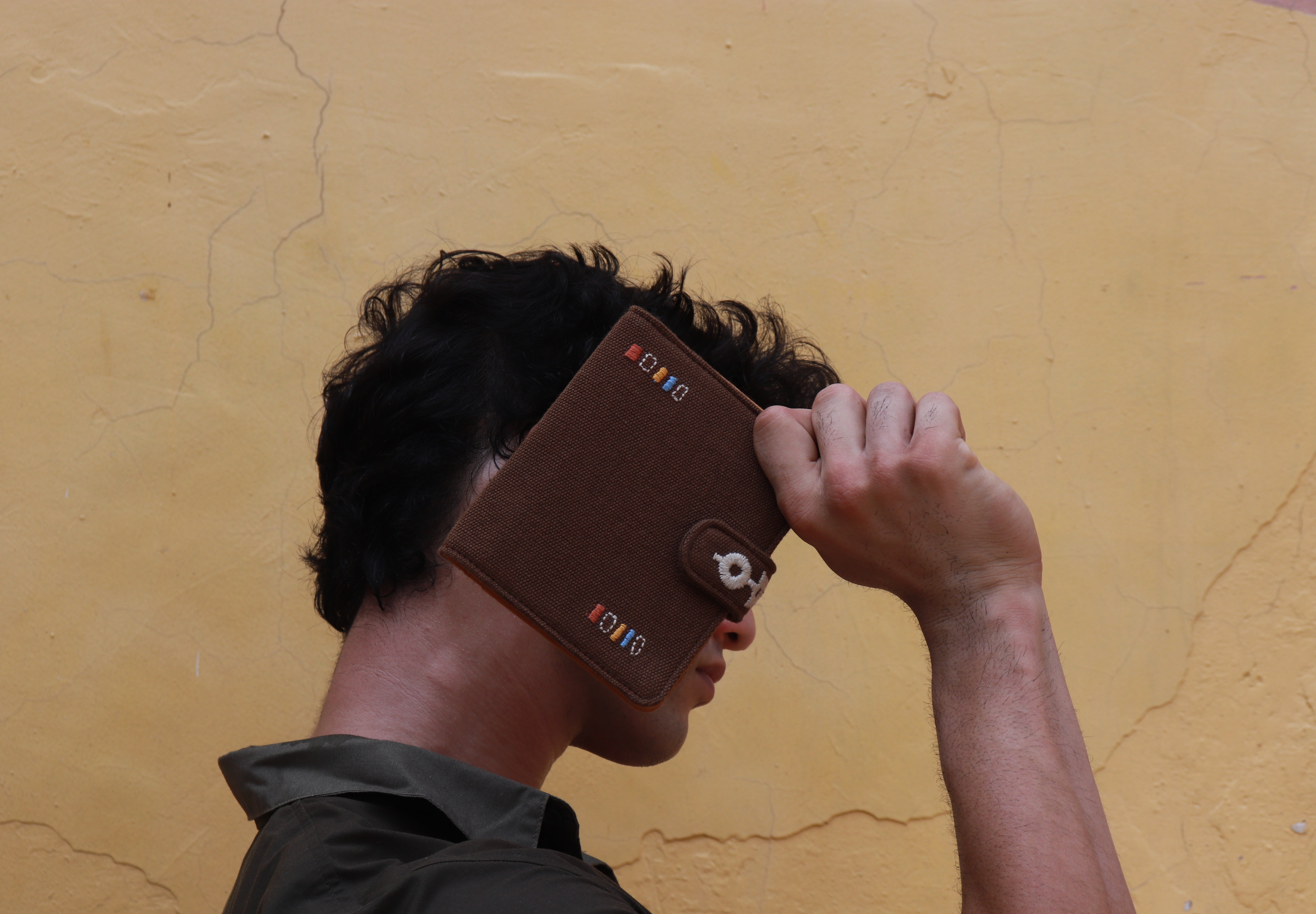Nivara Passport Holder - Brown