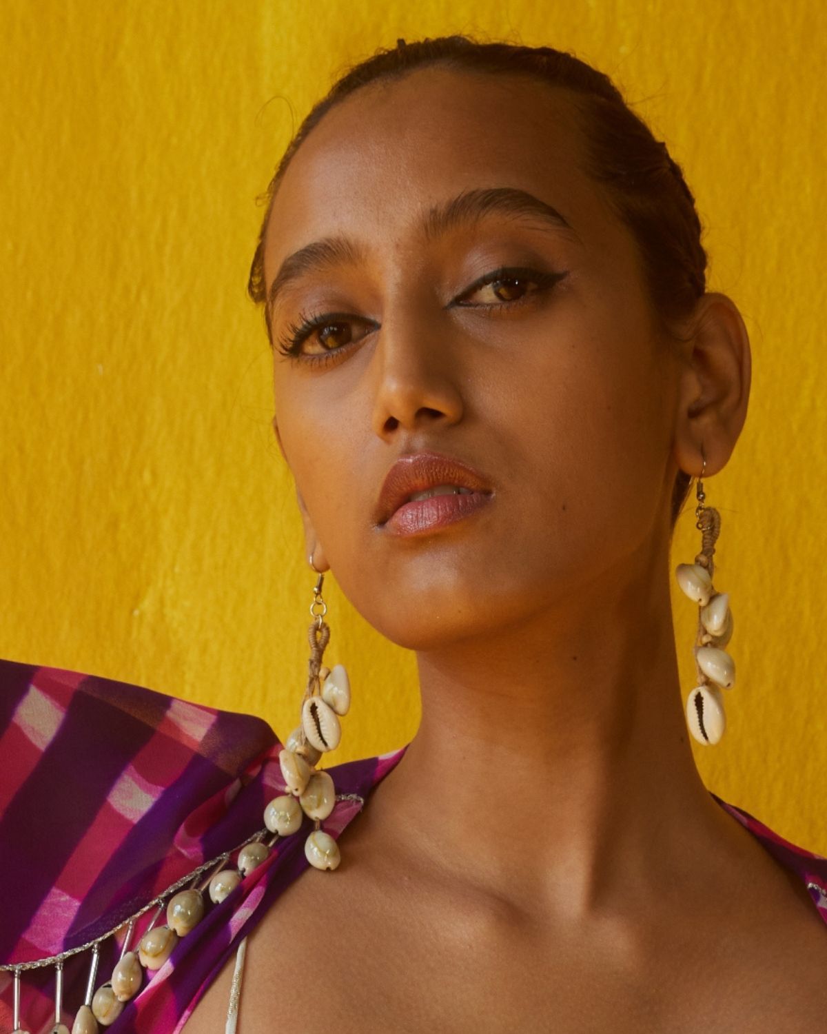 WHE Trendy Jute And Cowry Earrings