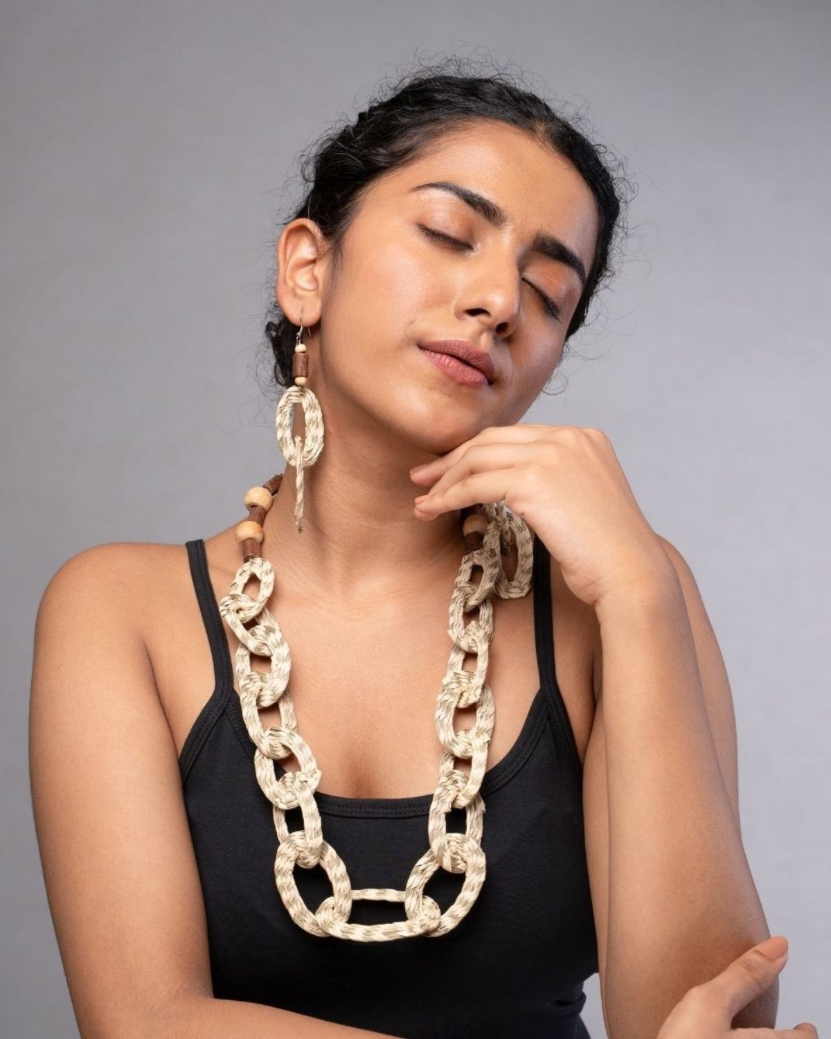 WHE Sabai Grass Handweaving Loop Necklace