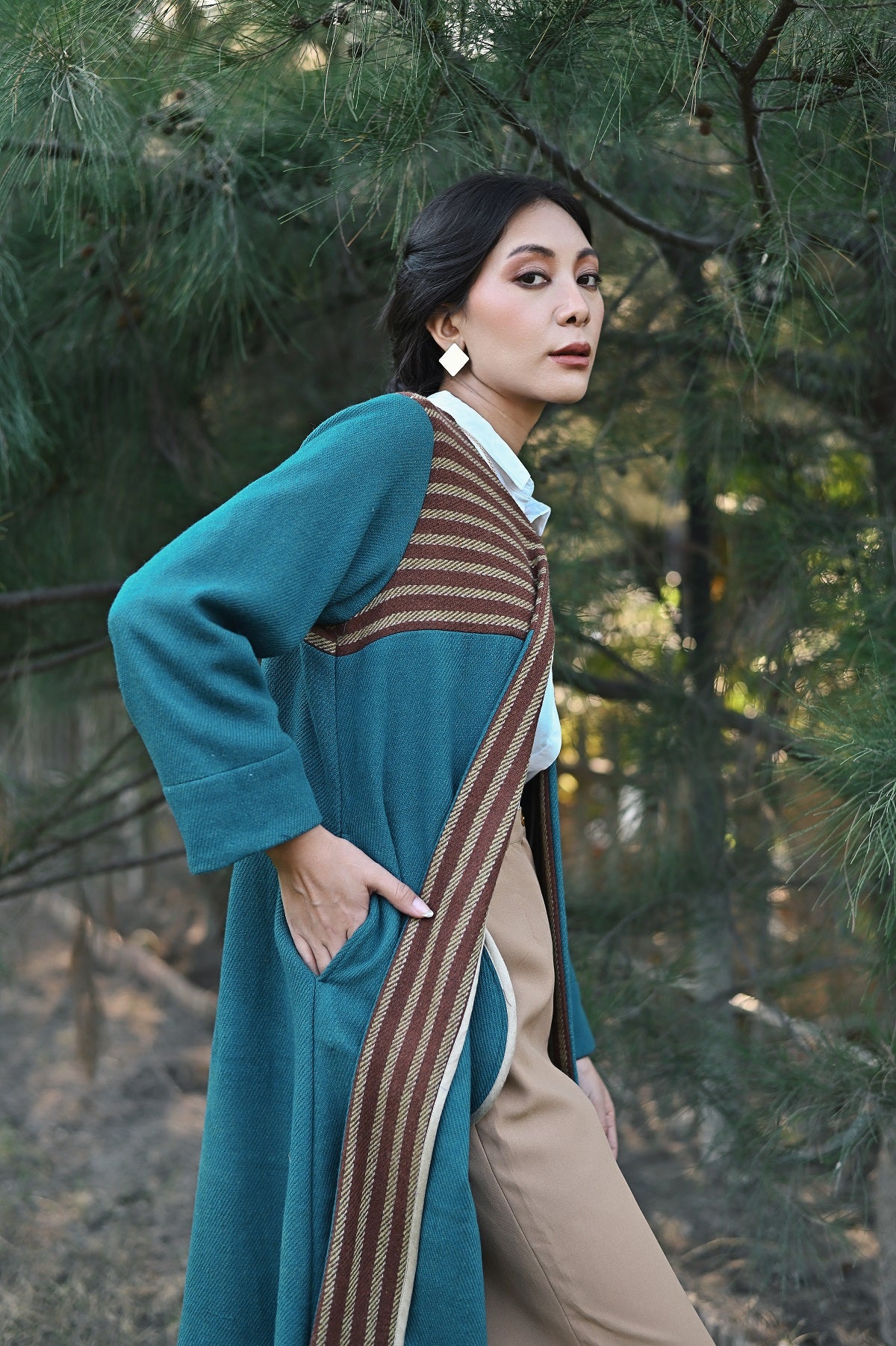 Wular Handwoven Woolen Blue Front Open Jacket