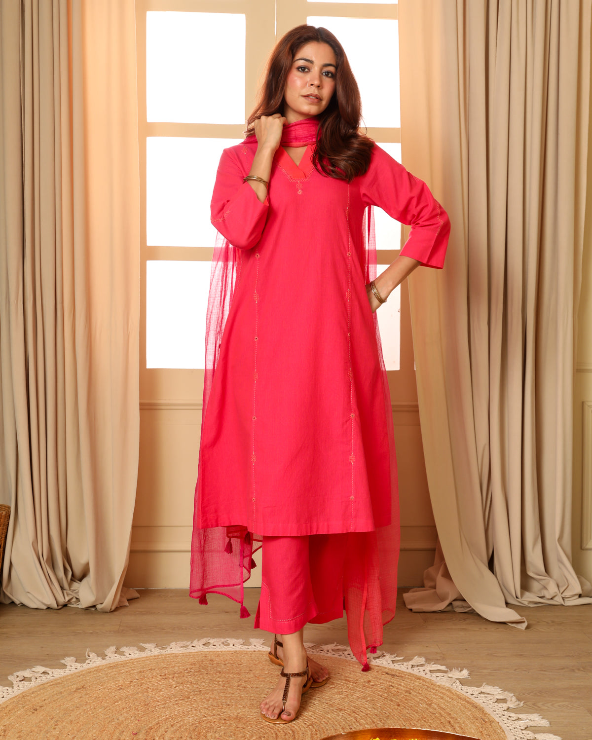 Aashvi Pink V-Neck Mangalgiri Cotton Kurta With Desert Hand Embroidery