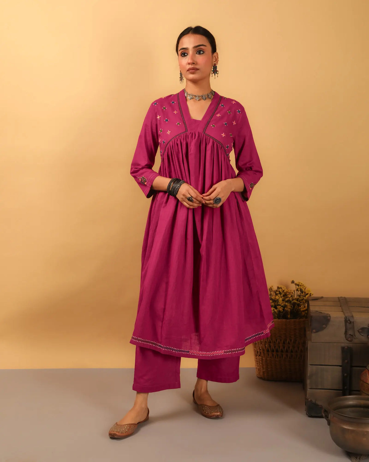 Kaanch Pink V-Neck Cotton Kurta With Pacca Hand Embroidery