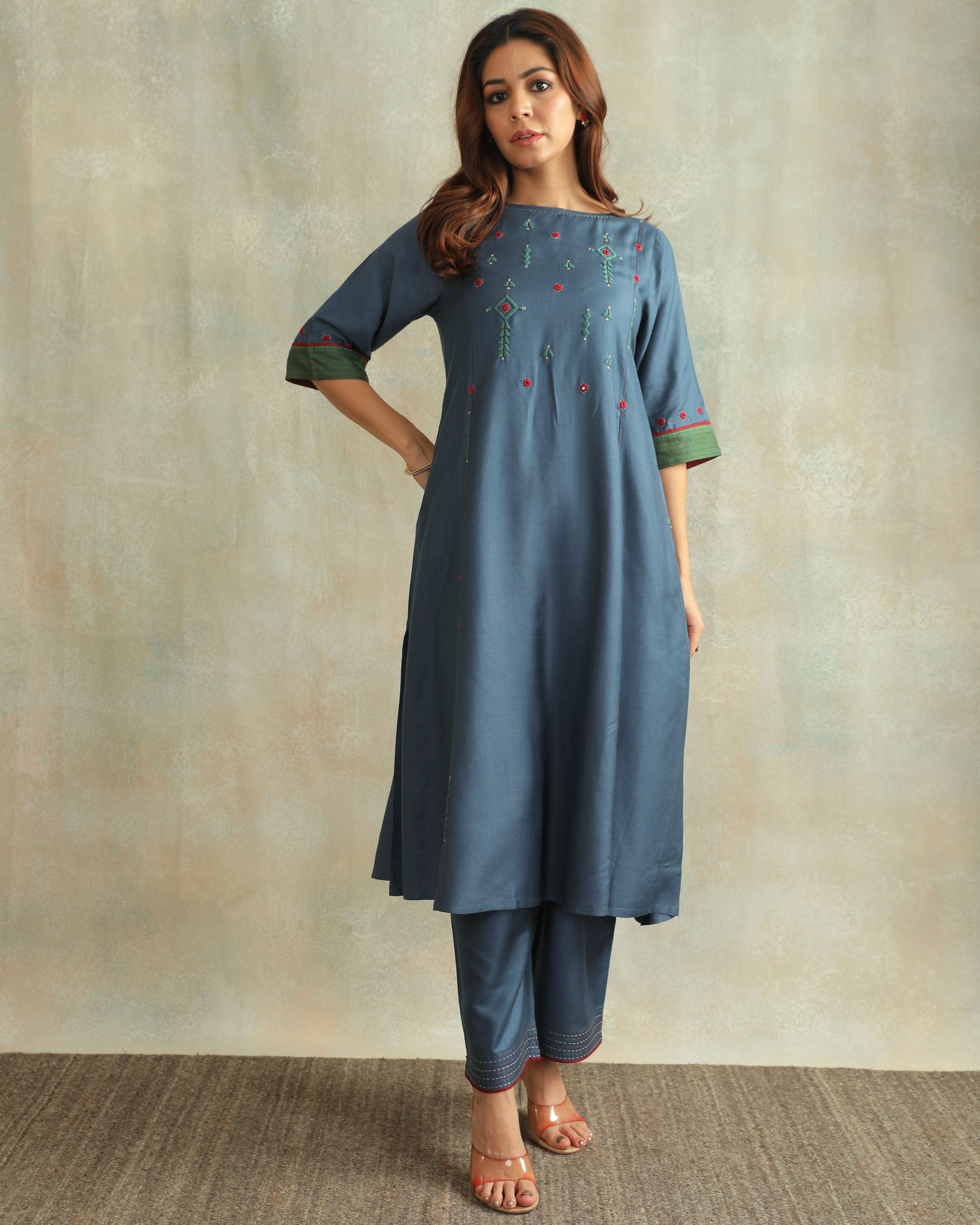 Pratha Blue Round-Neck Cotton-Silk Kurta With Soof Hand Embroidery