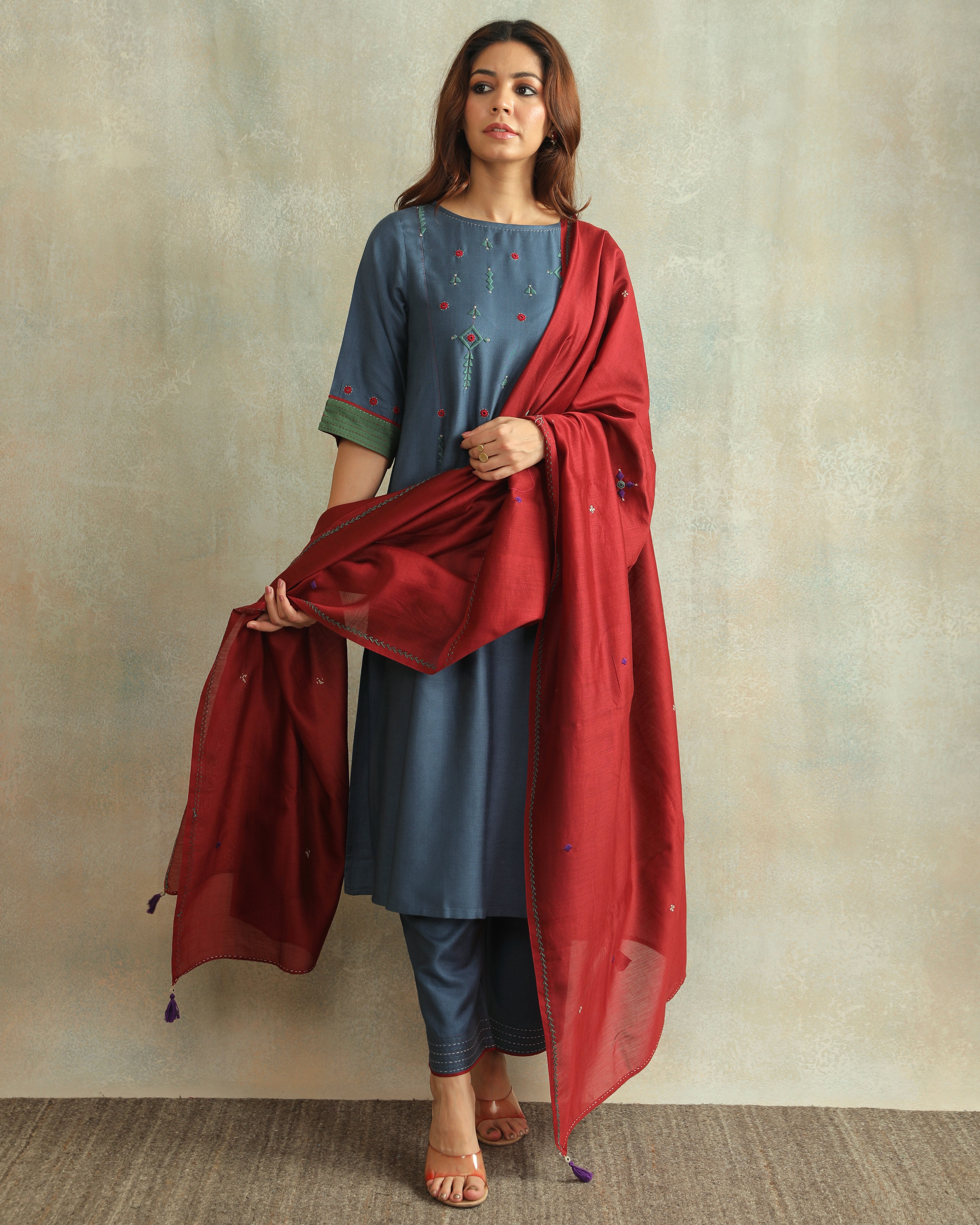 Pratha Blue Round-Neck Cotton-Silk Kurta With Soof Hand Embroidery