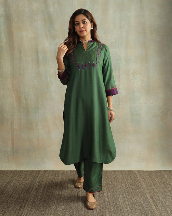 Pratha Green A-Line Cotton-Silk Kurta With Soof Hand Embroidery