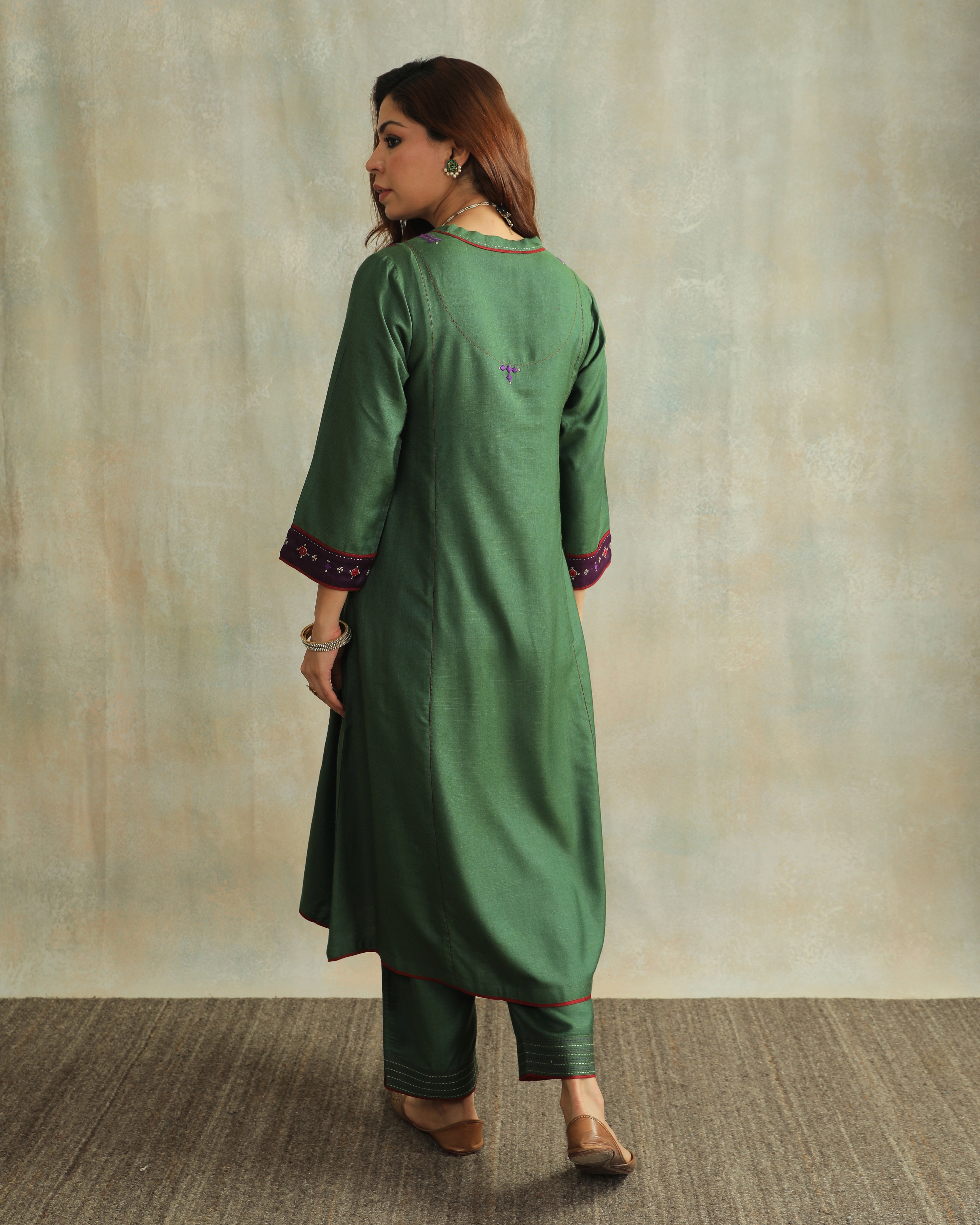 Pratha Green A-Line Cotton-Silk Kurta With Soof Hand Embroidery