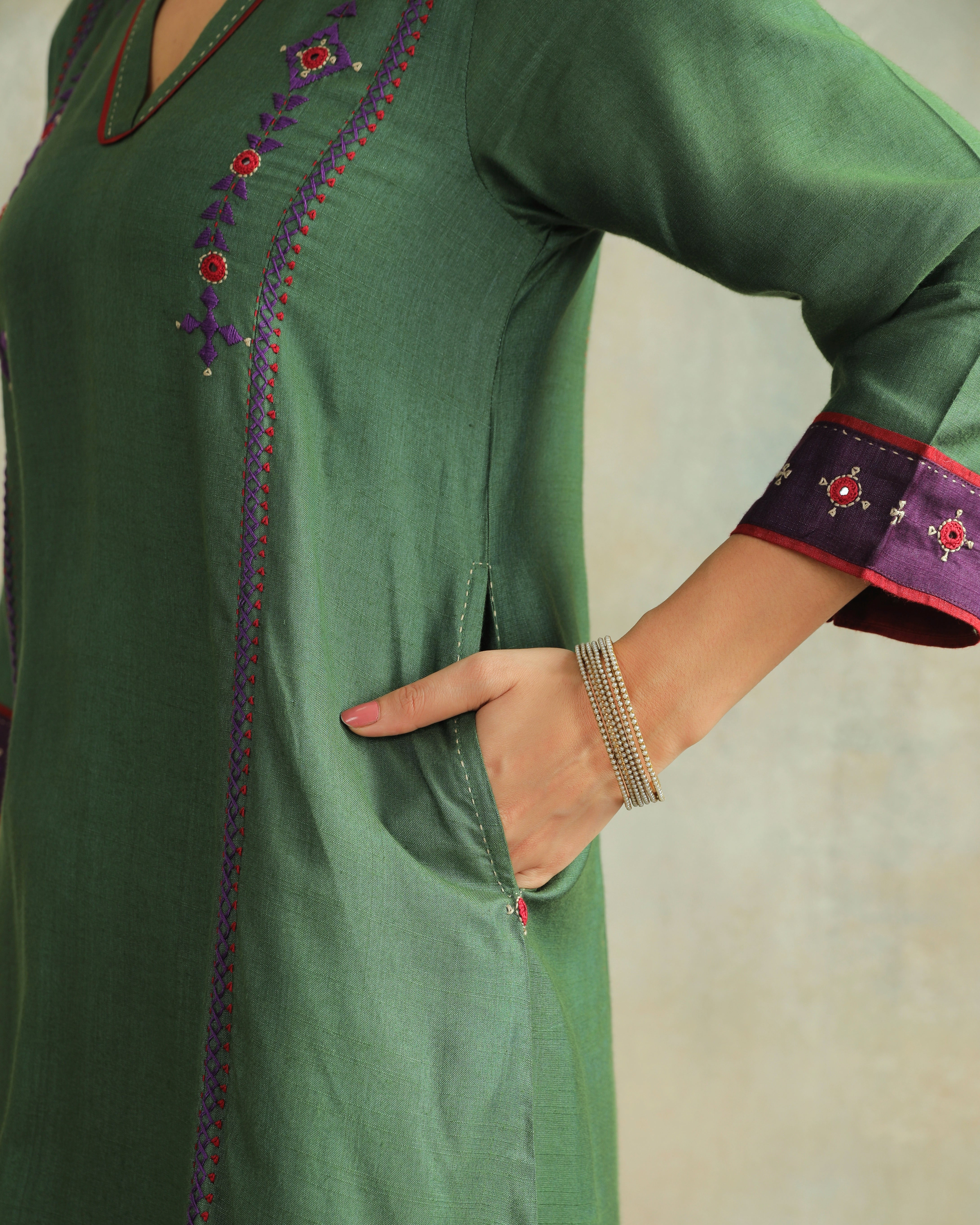 Pratha Green V-Neck Cotton-Silk Kurta With Soof Hand Embroidery